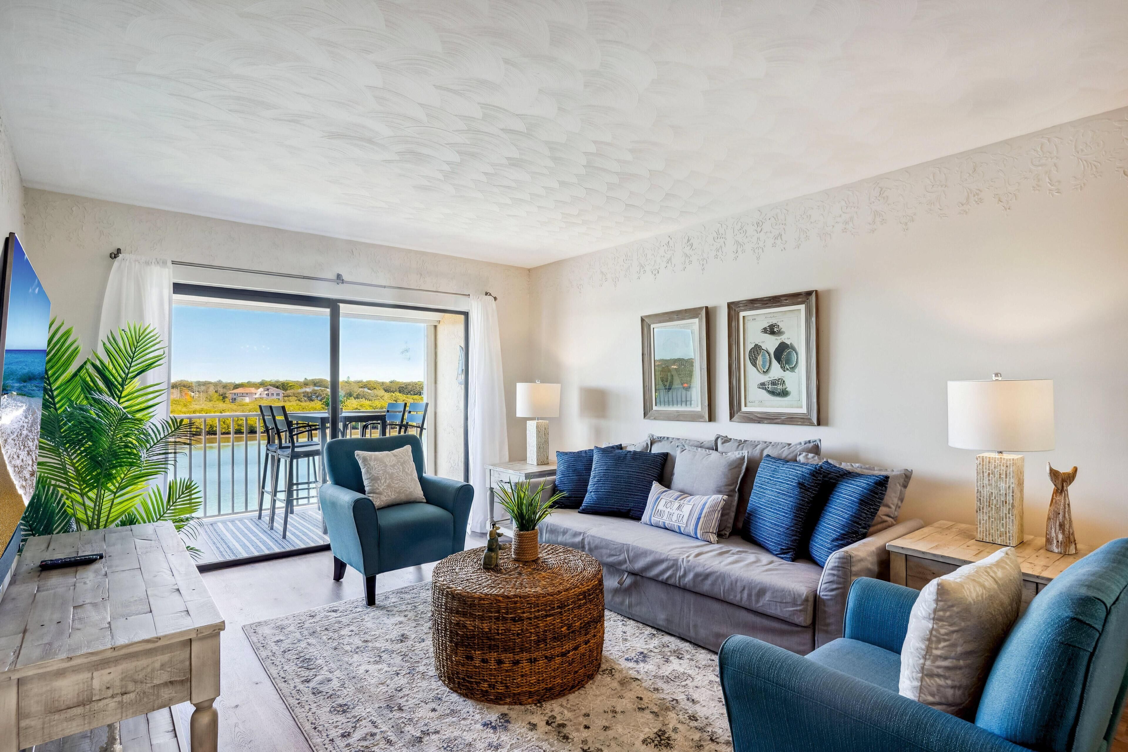 Bayshore Yacht & Tennis Club Luxury Condominiums