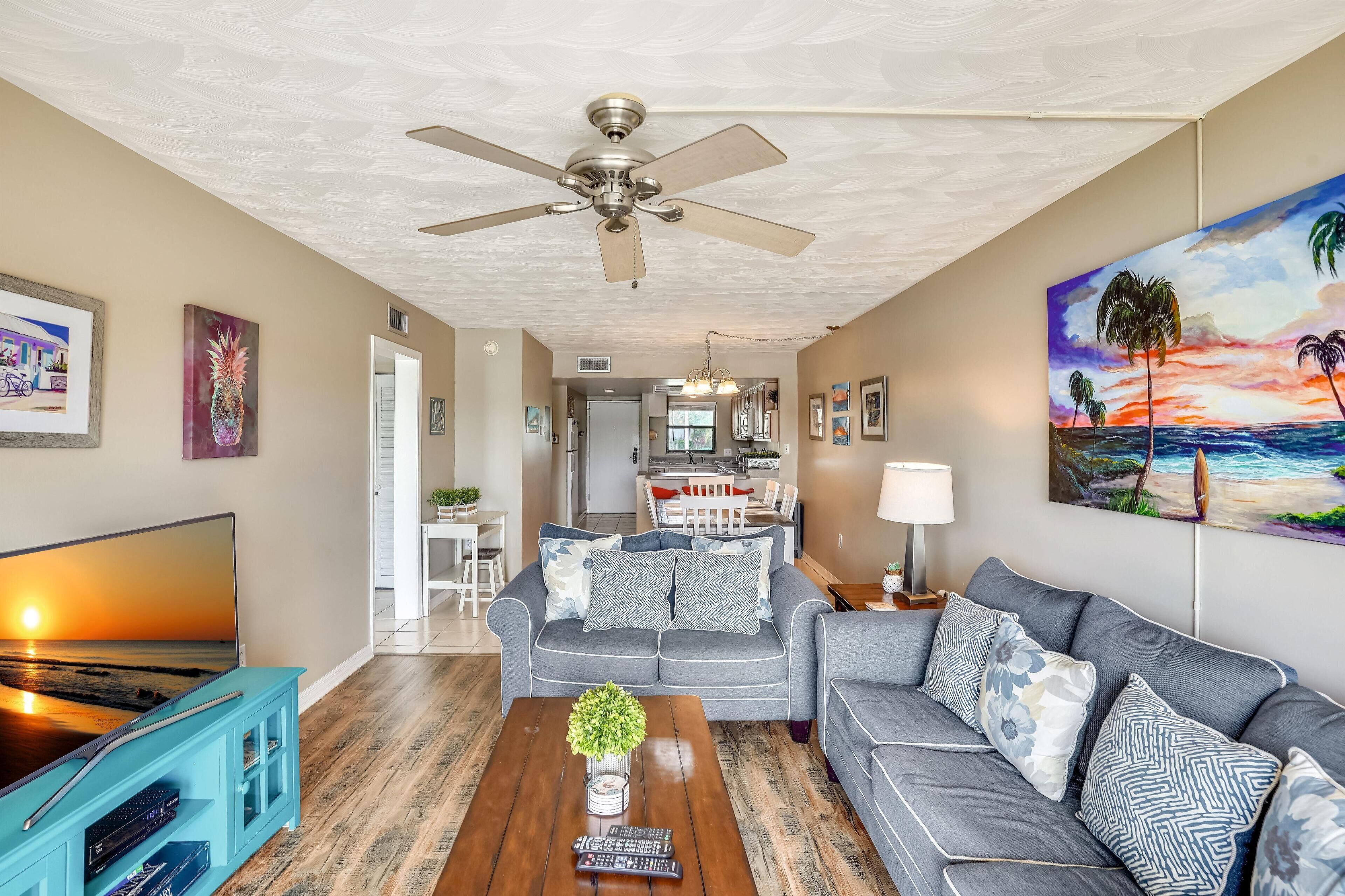 Bayshore Yacht & Tennis Club Luxury Condominiums