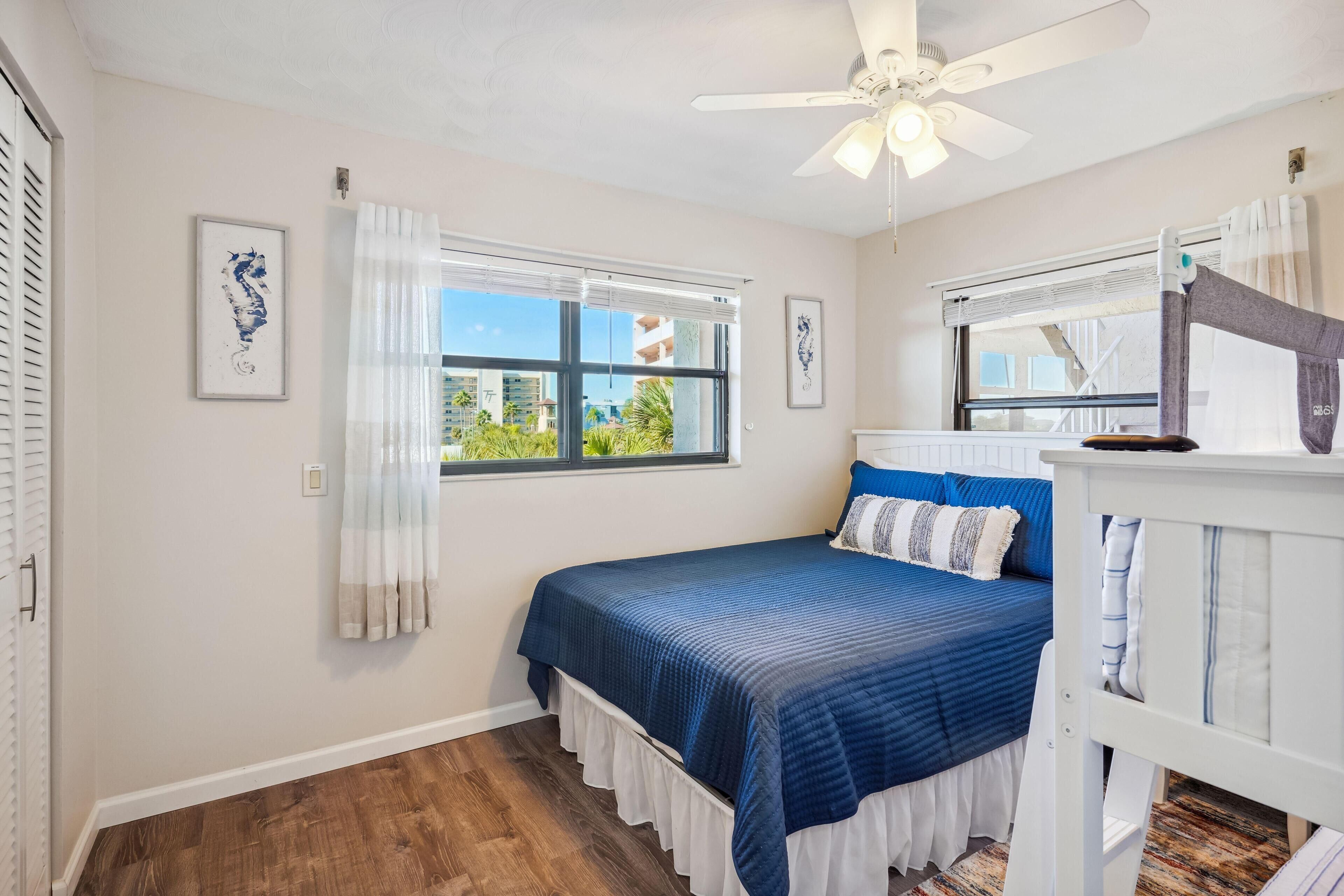 Bayshore Yacht & Tennis Club Luxury Condominiums