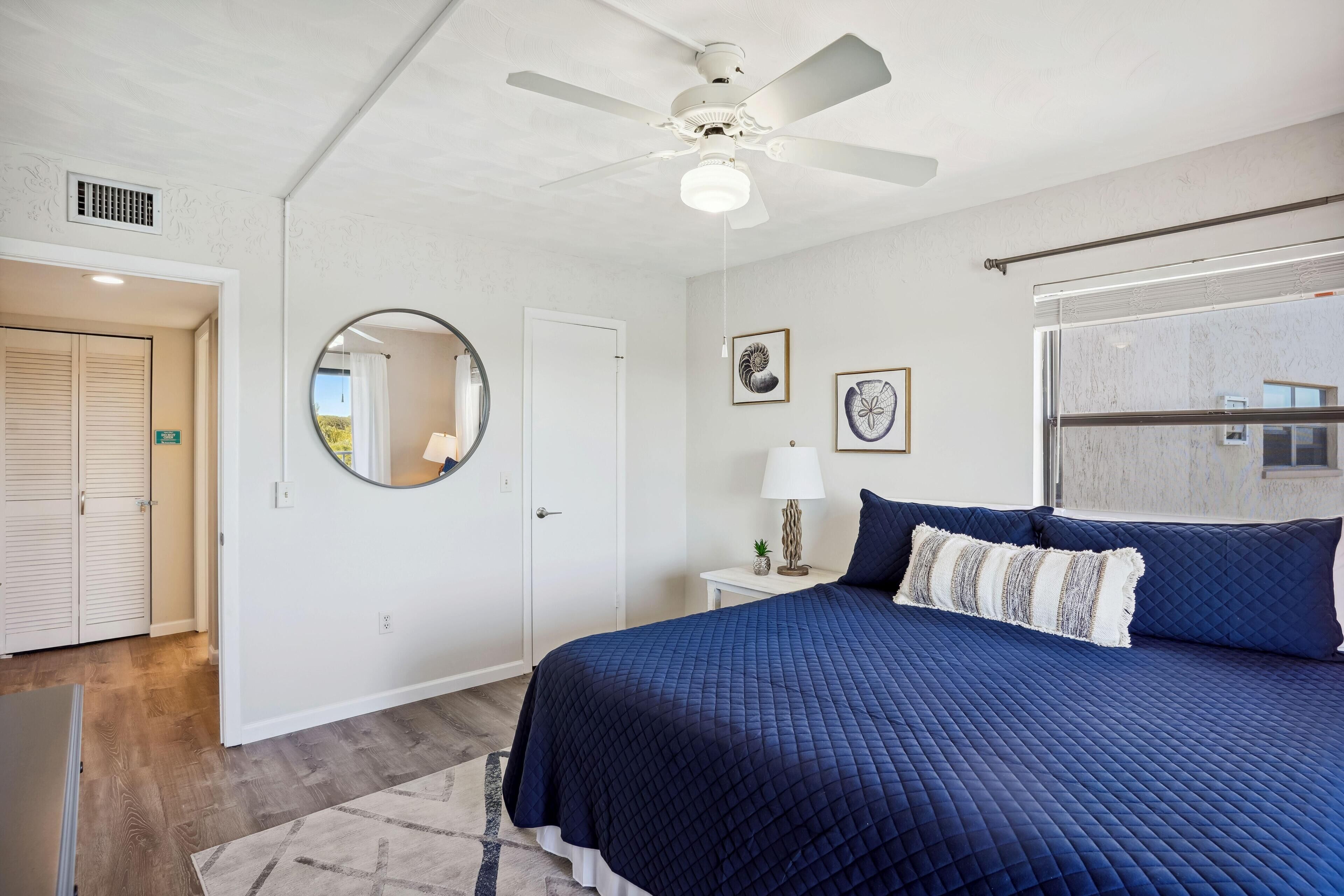 Bayshore Yacht & Tennis Club Luxury Condominiums
