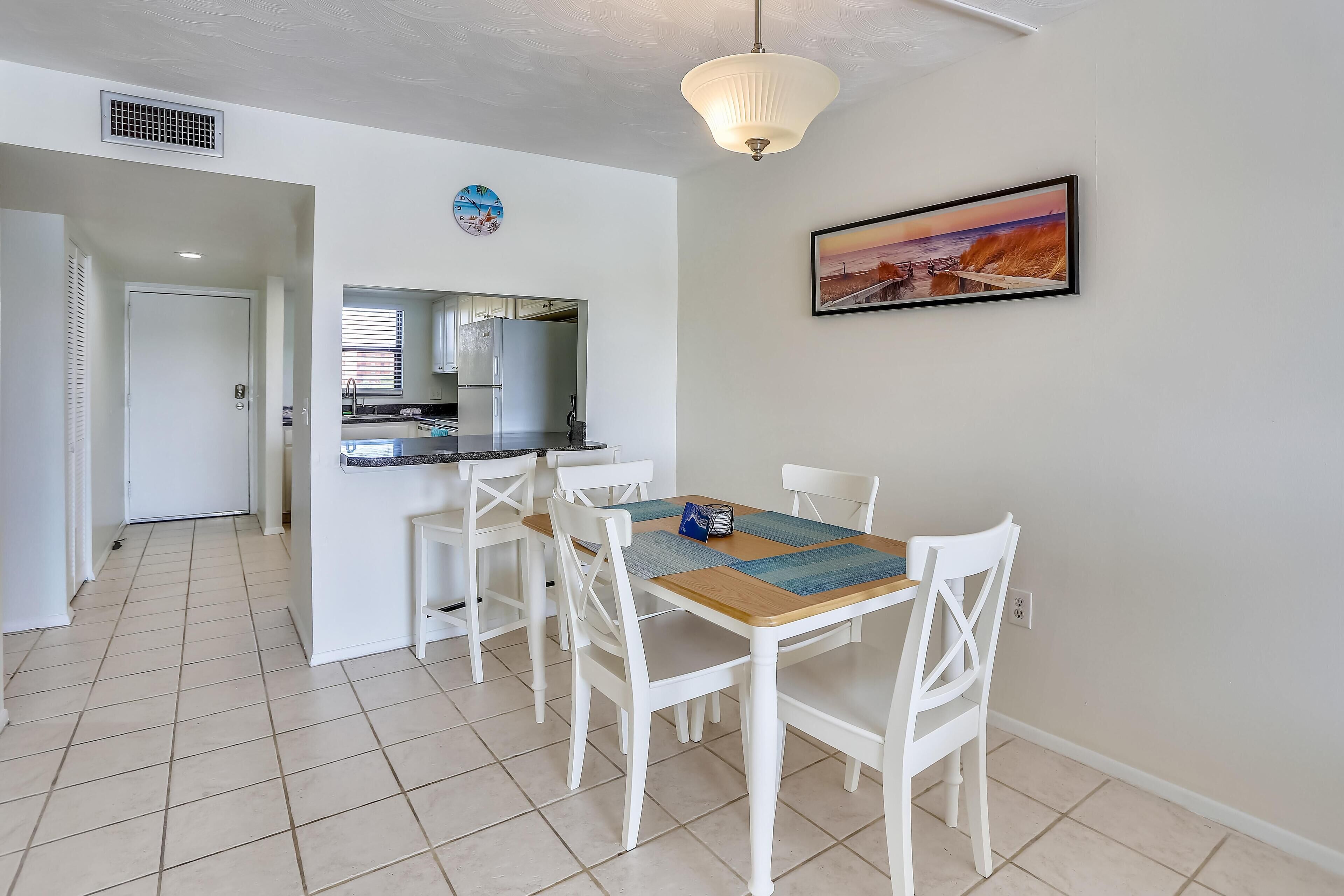 Bayshore Yacht & Tennis Club Luxury Condominiums