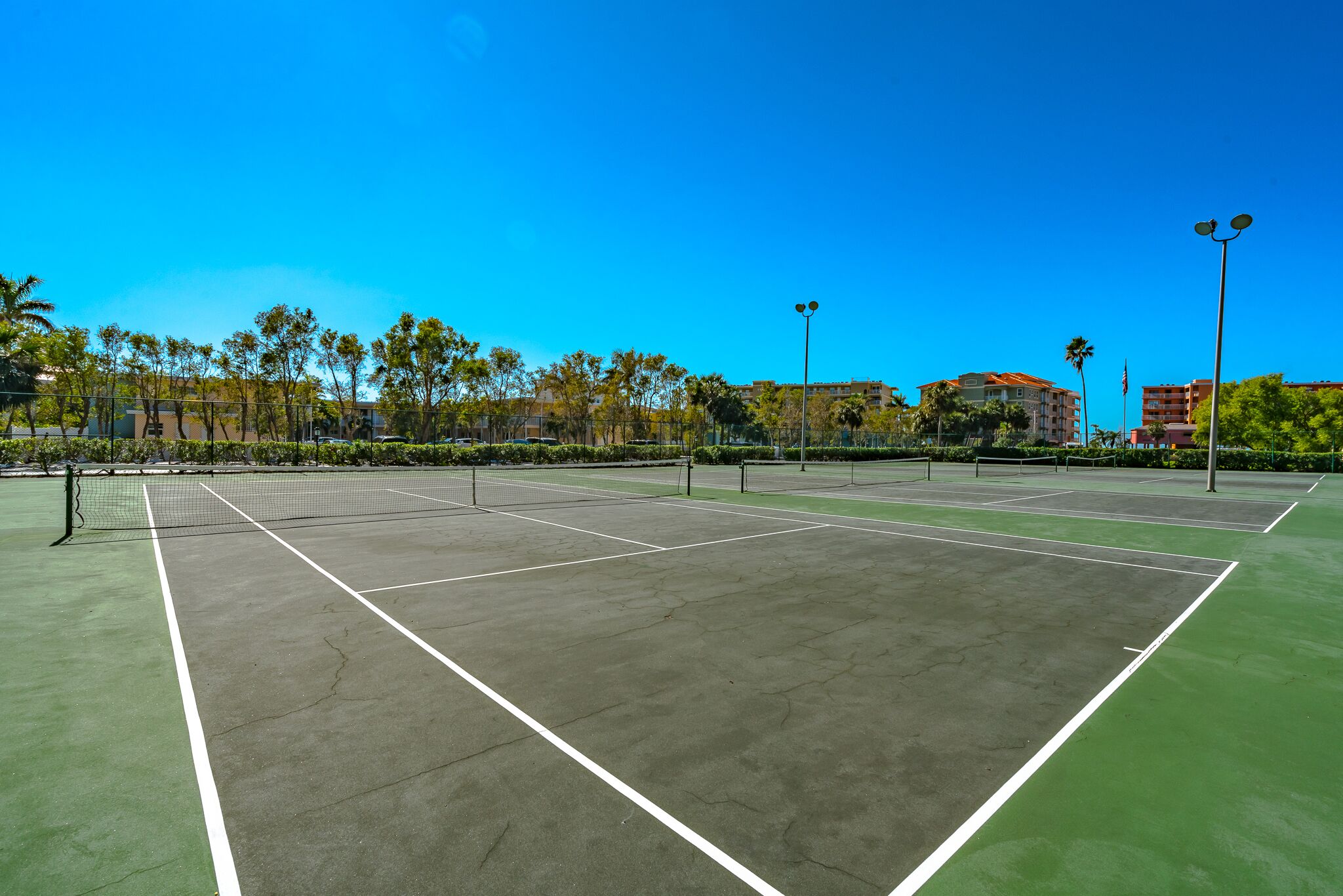 Bayshore Yacht & Tennis Club Luxury Condominiums