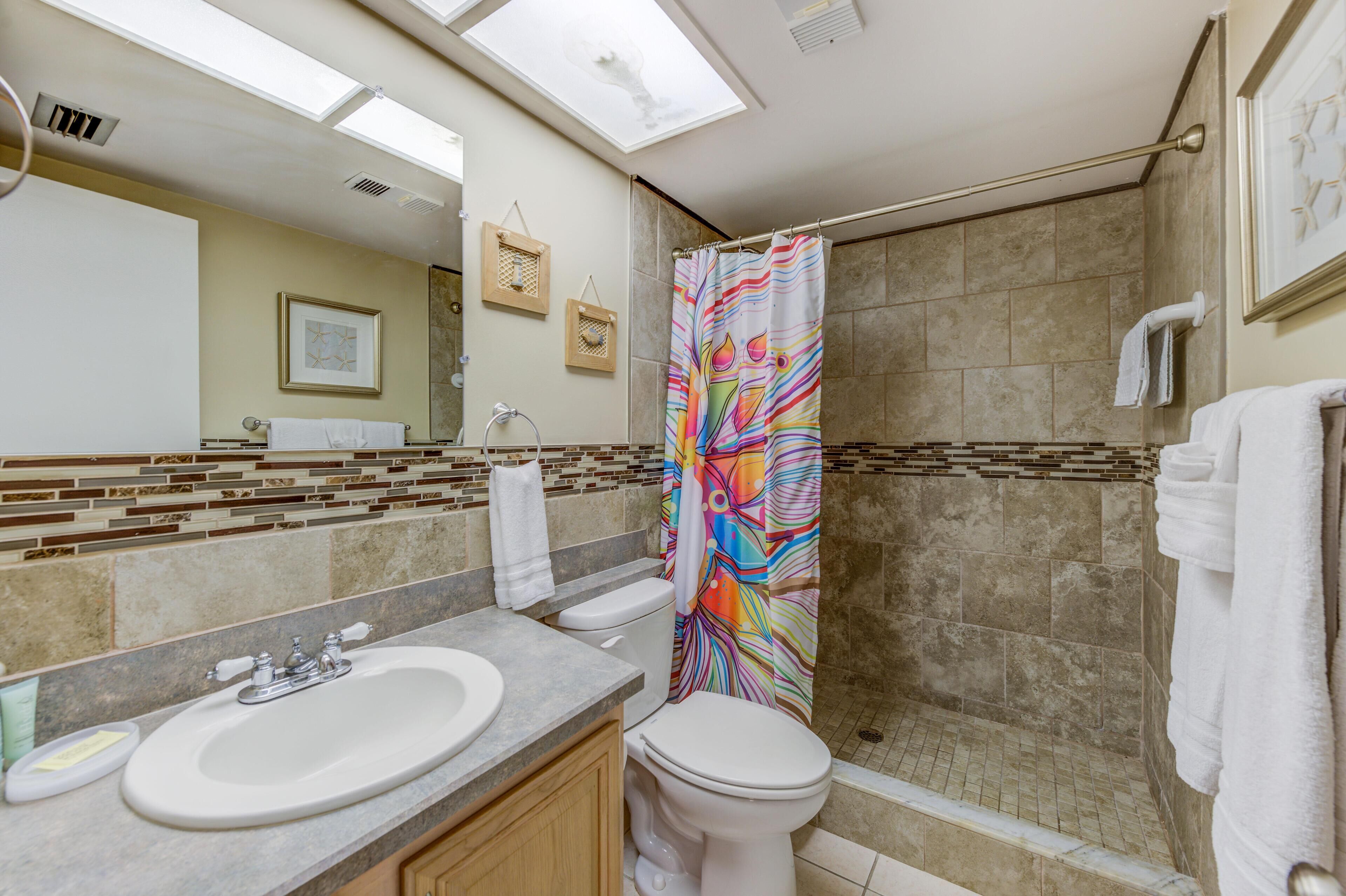 Bayshore Yacht & Tennis Club Luxury Condominiums