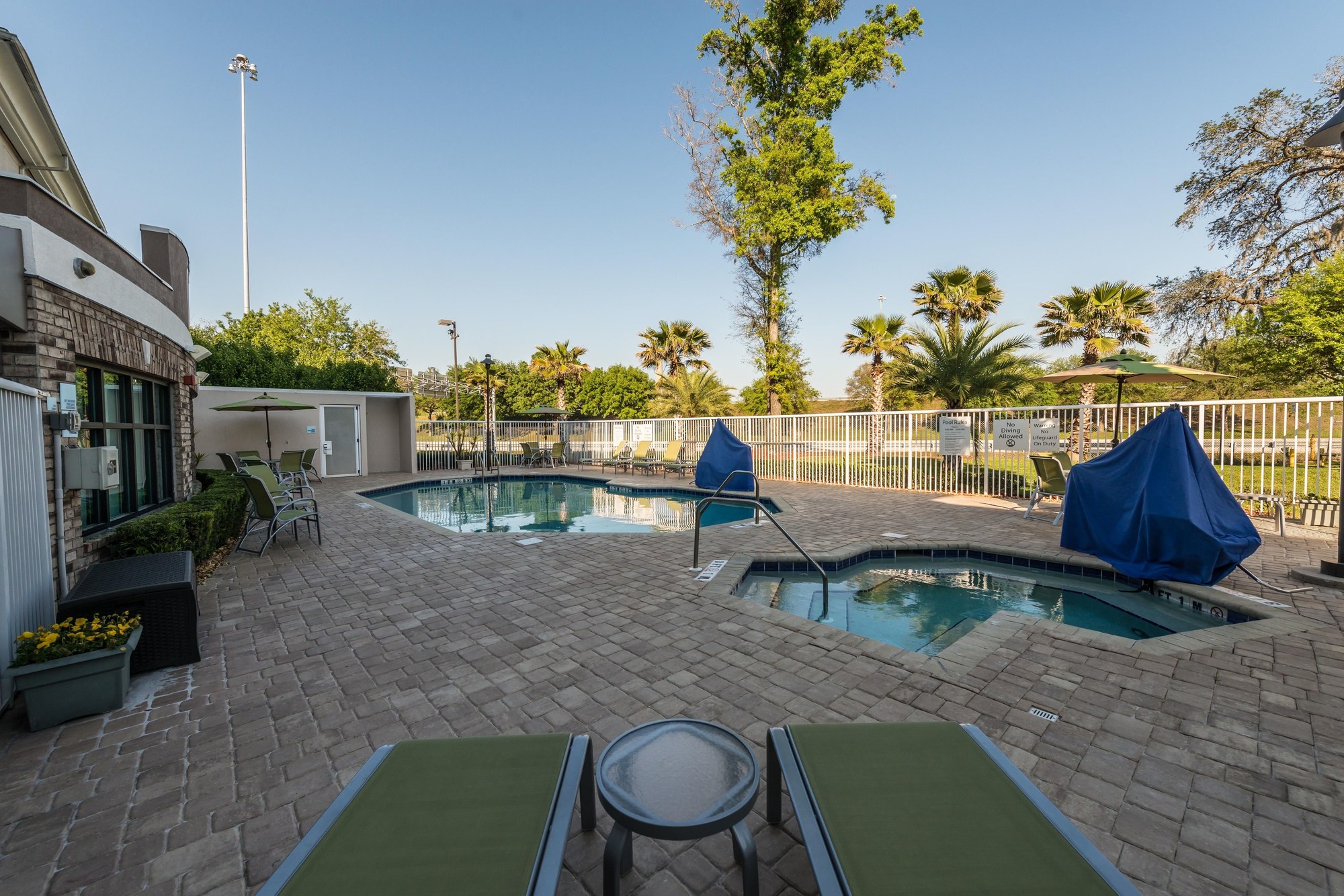 Holiday Inn Express & Suites Jacksonville - Blount Island