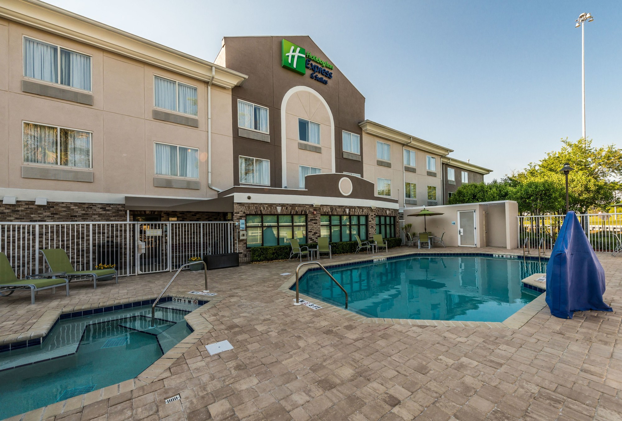 Holiday Inn Express & Suites Jacksonville - Blount Island