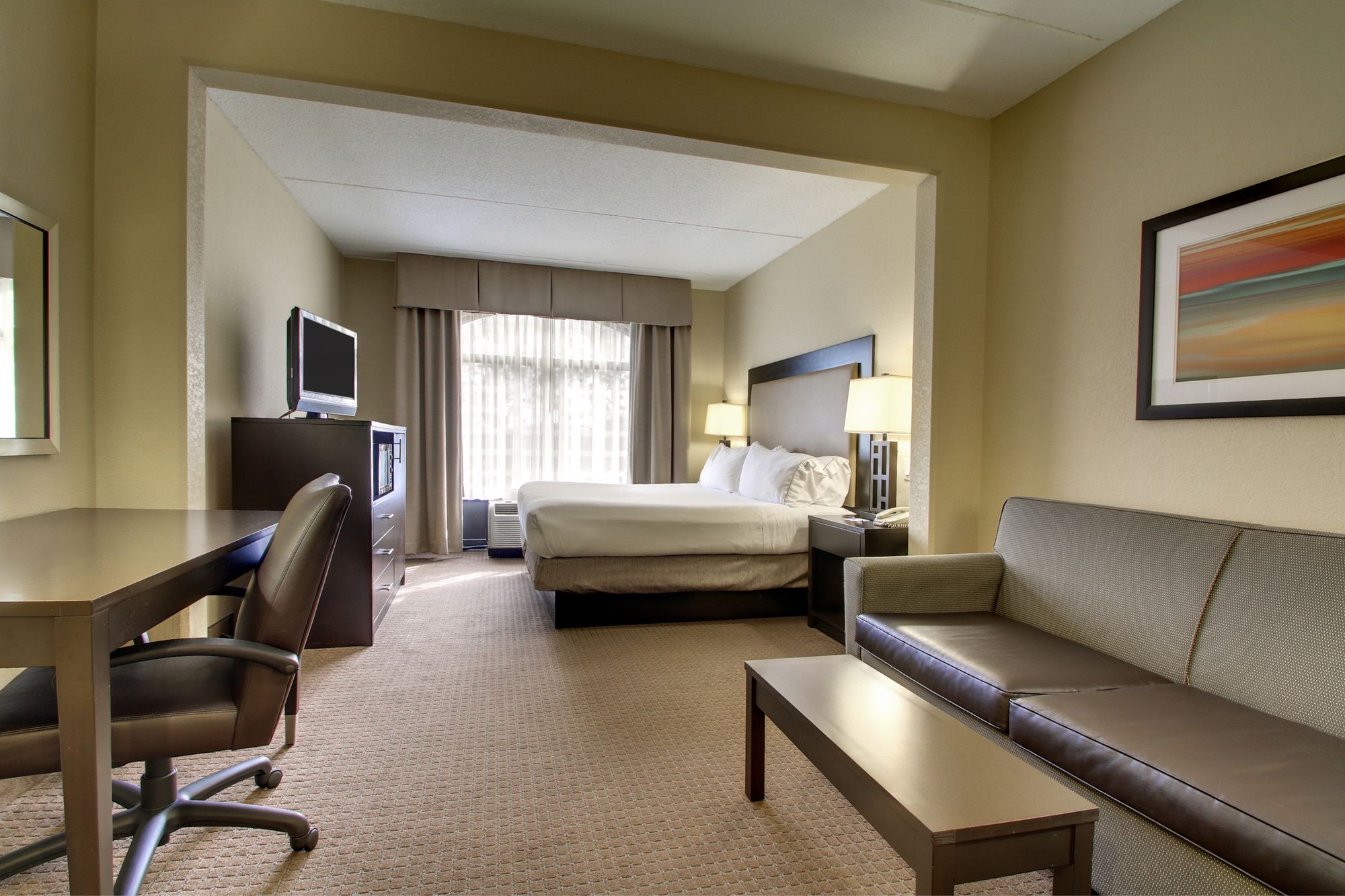 Holiday Inn Express & Suites Jacksonville SE- Med Ctr Area