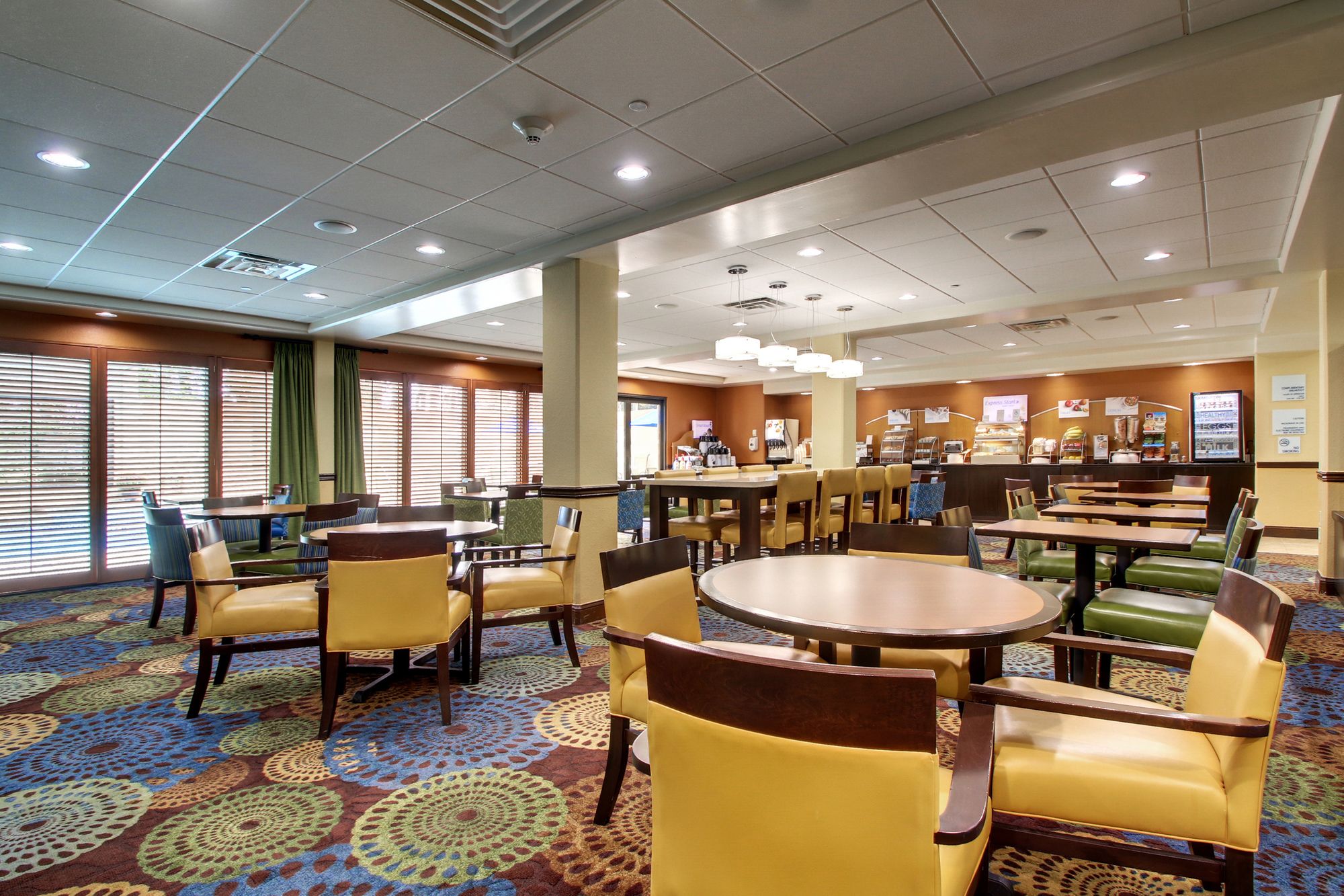 Holiday Inn Express & Suites Jacksonville SE- Med Ctr Area