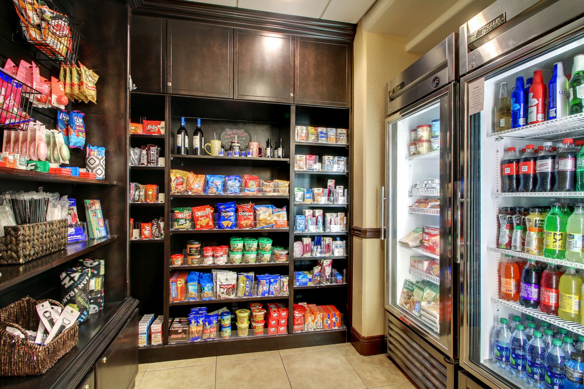 Holiday Inn Express & Suites Jacksonville SE- Med Ctr Area