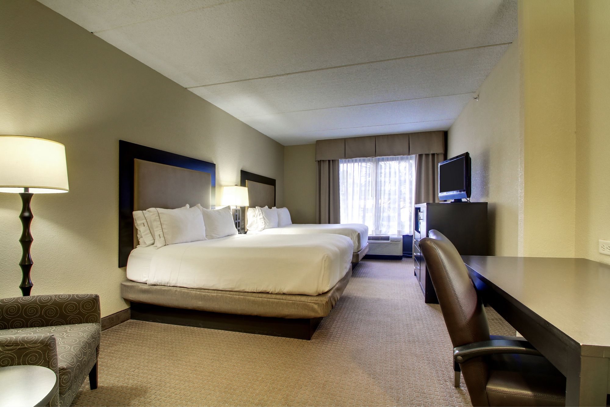 Holiday Inn Express & Suites Jacksonville SE- Med Ctr Area