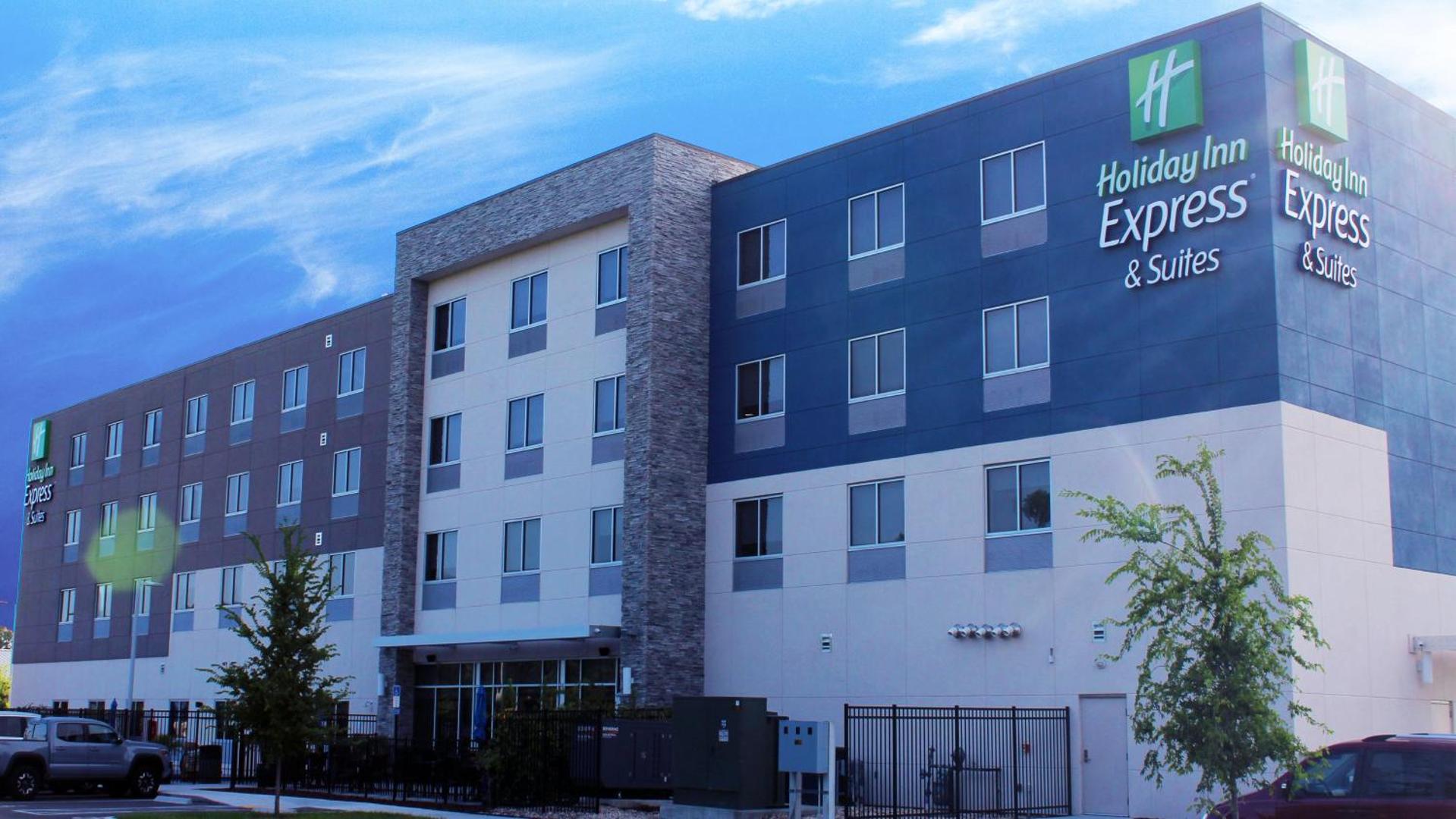 Holiday Inn Express & Suites Jacksonville W - I295 and I10