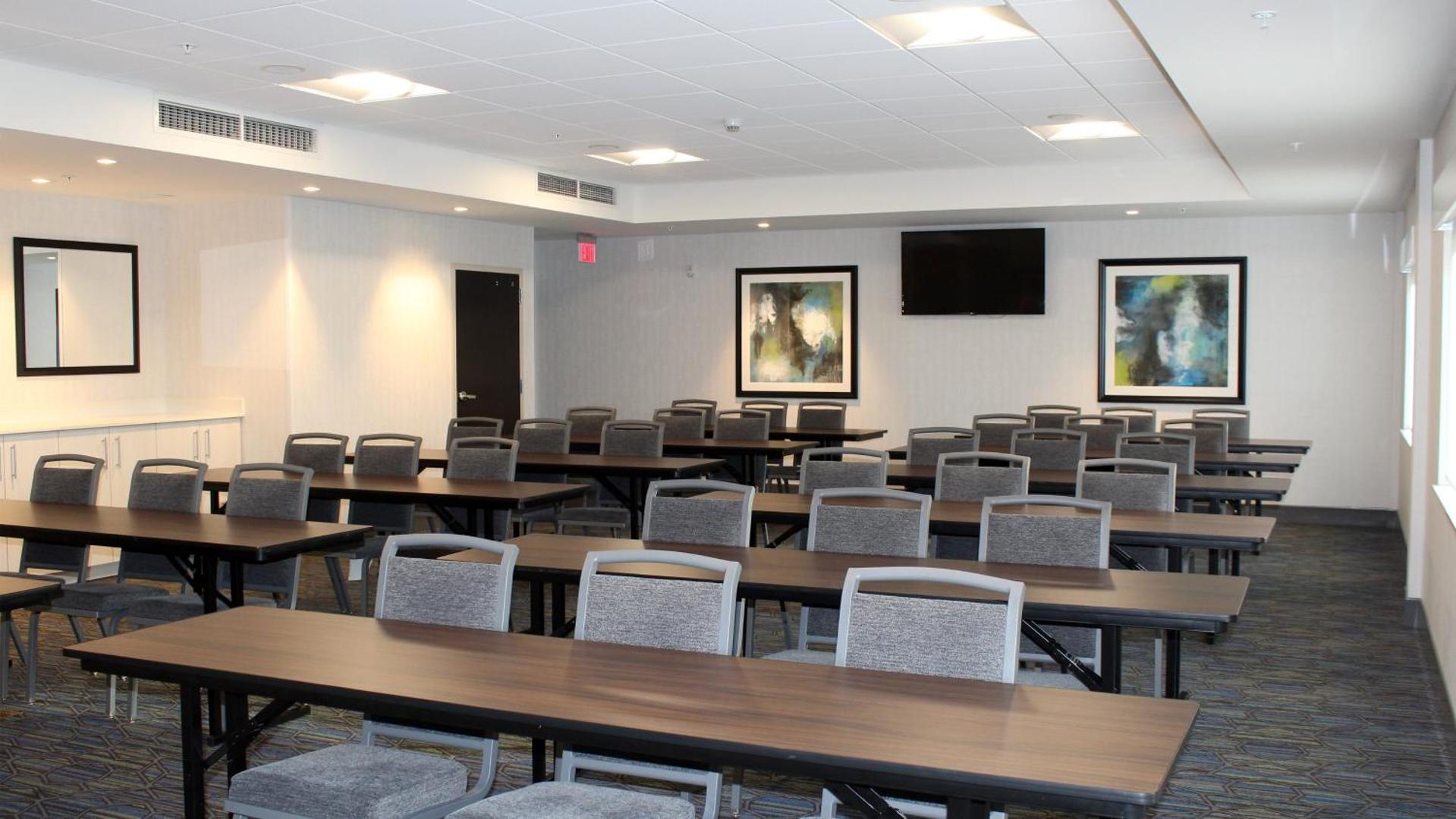 Holiday Inn Express & Suites Jacksonville W - I295 and I10