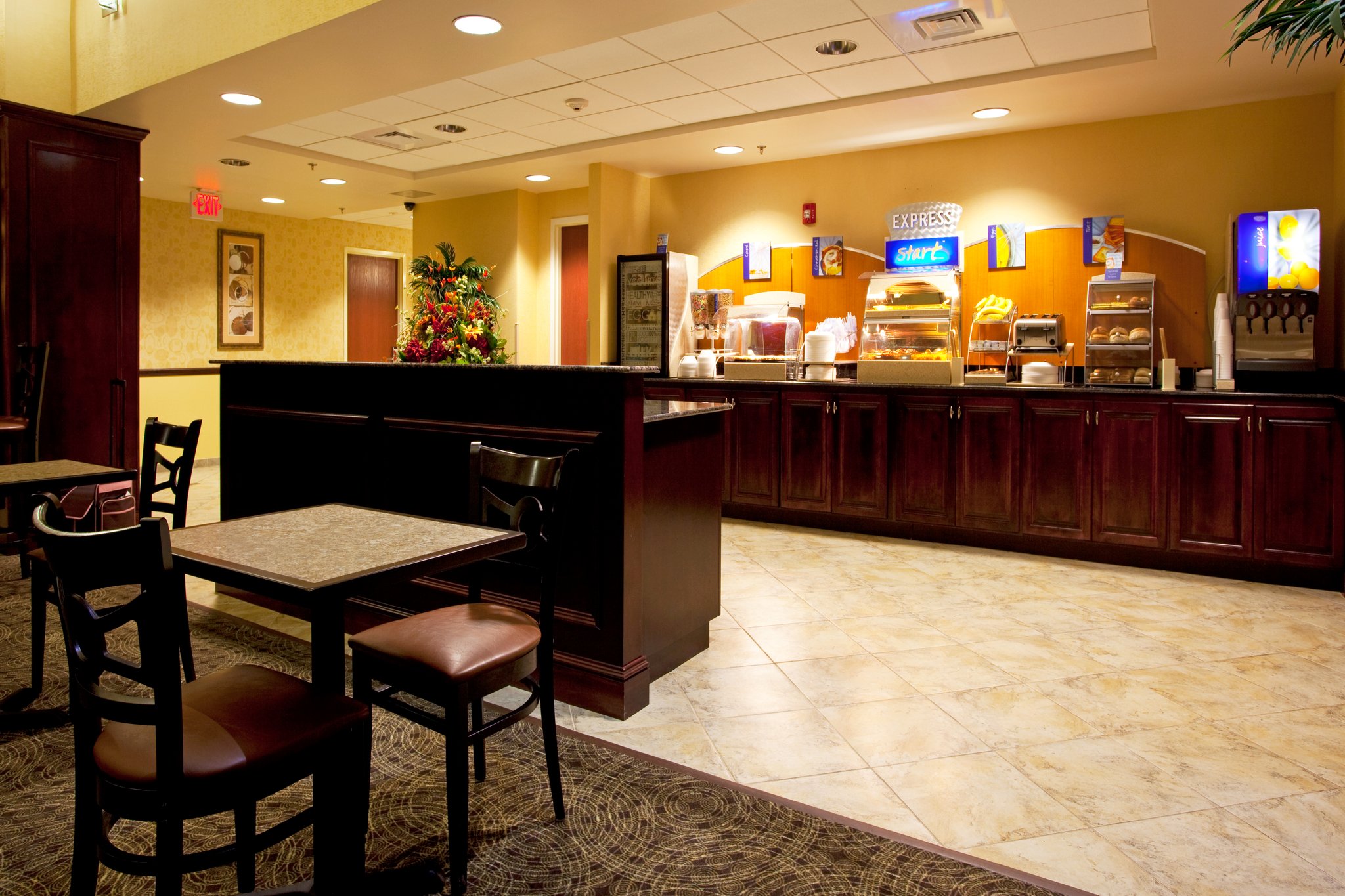 Holiday Inn Express Hotel & Suites Chaffee-Jacksonville West