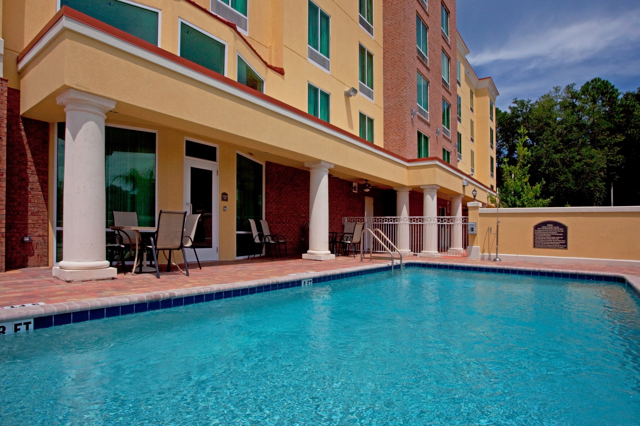 Holiday Inn Express Hotel & Suites Chaffee-Jacksonville West