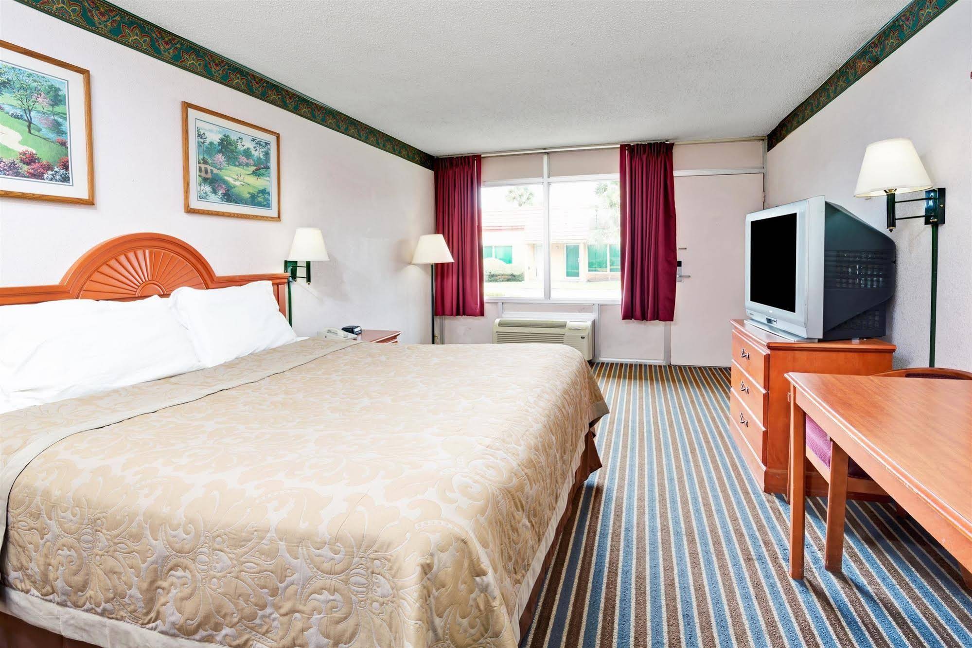 Magnuson Hotel Jacksonville Downtown