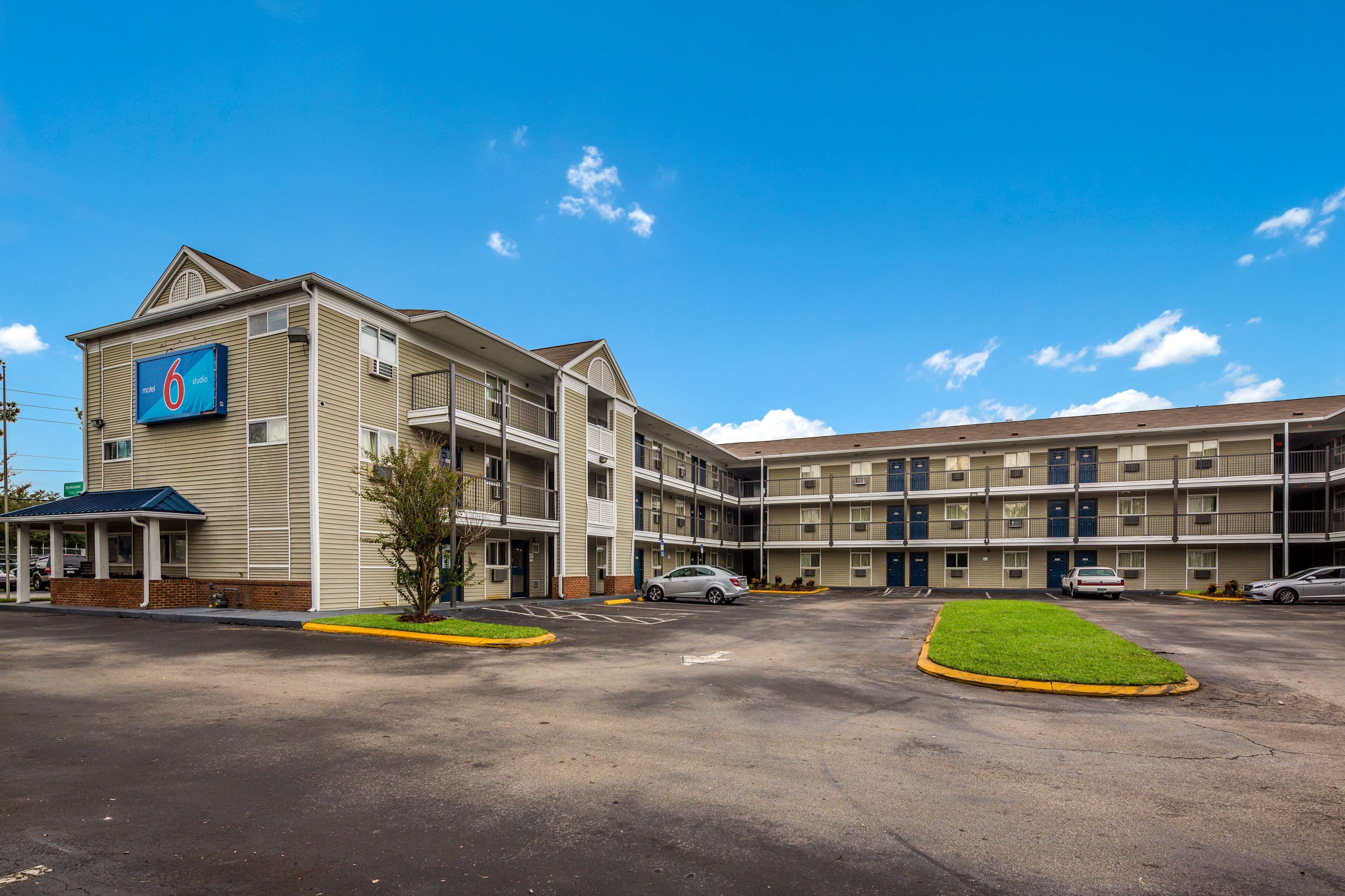 Motel 6 Jacksonville, FL - South