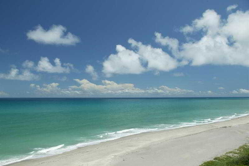 Jupiter Beach Resort & Spa