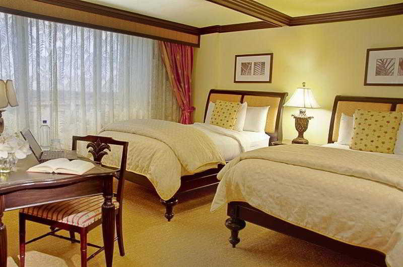 Jupiter Beach Resort & Spa