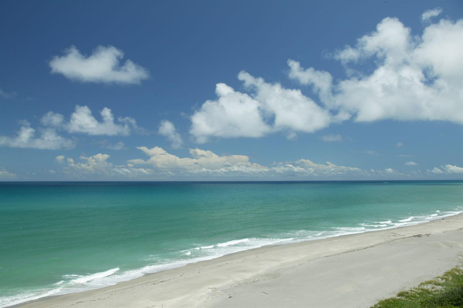 Jupiter Beach Resort & Spa