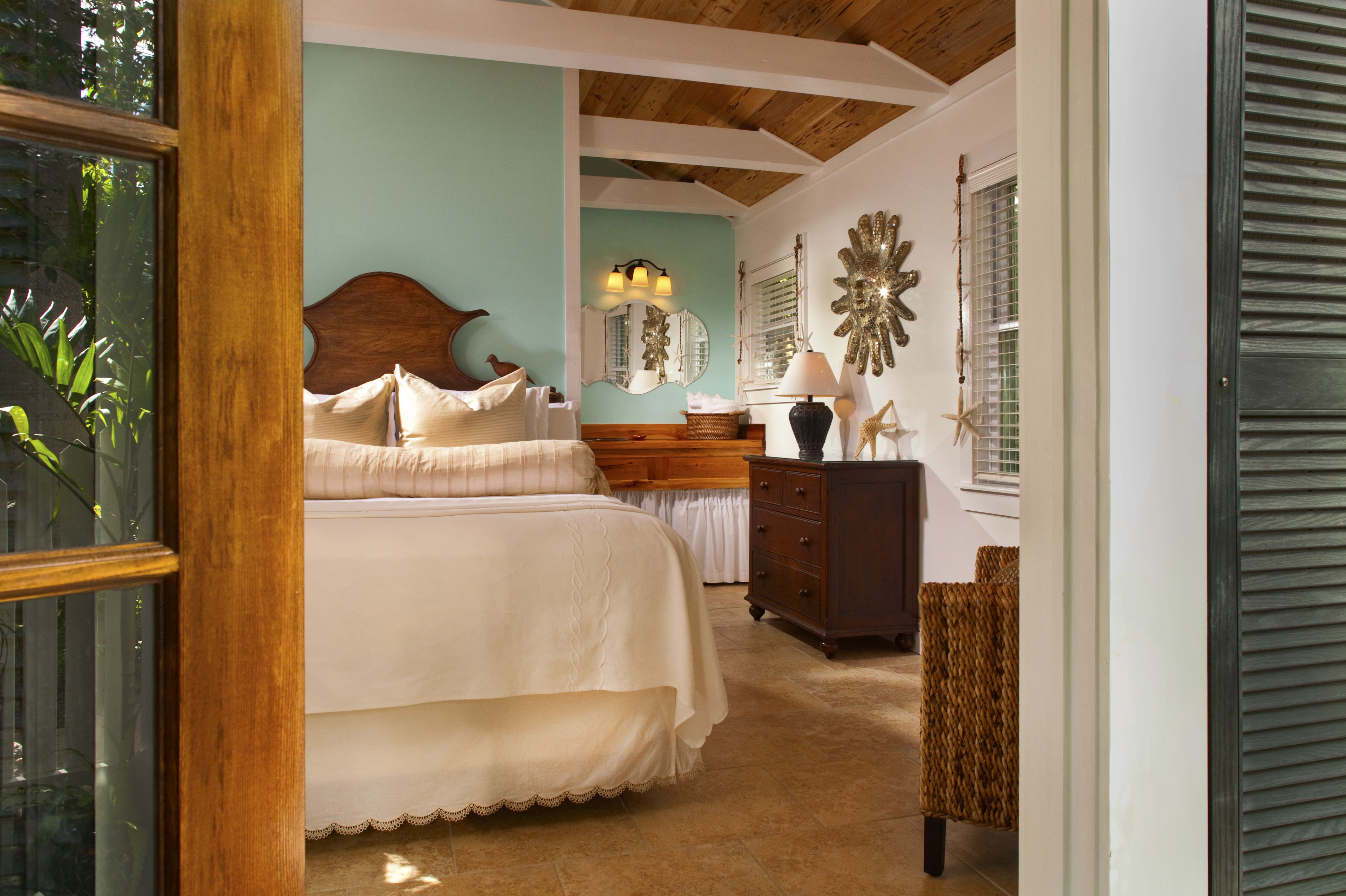 Tropical Inn