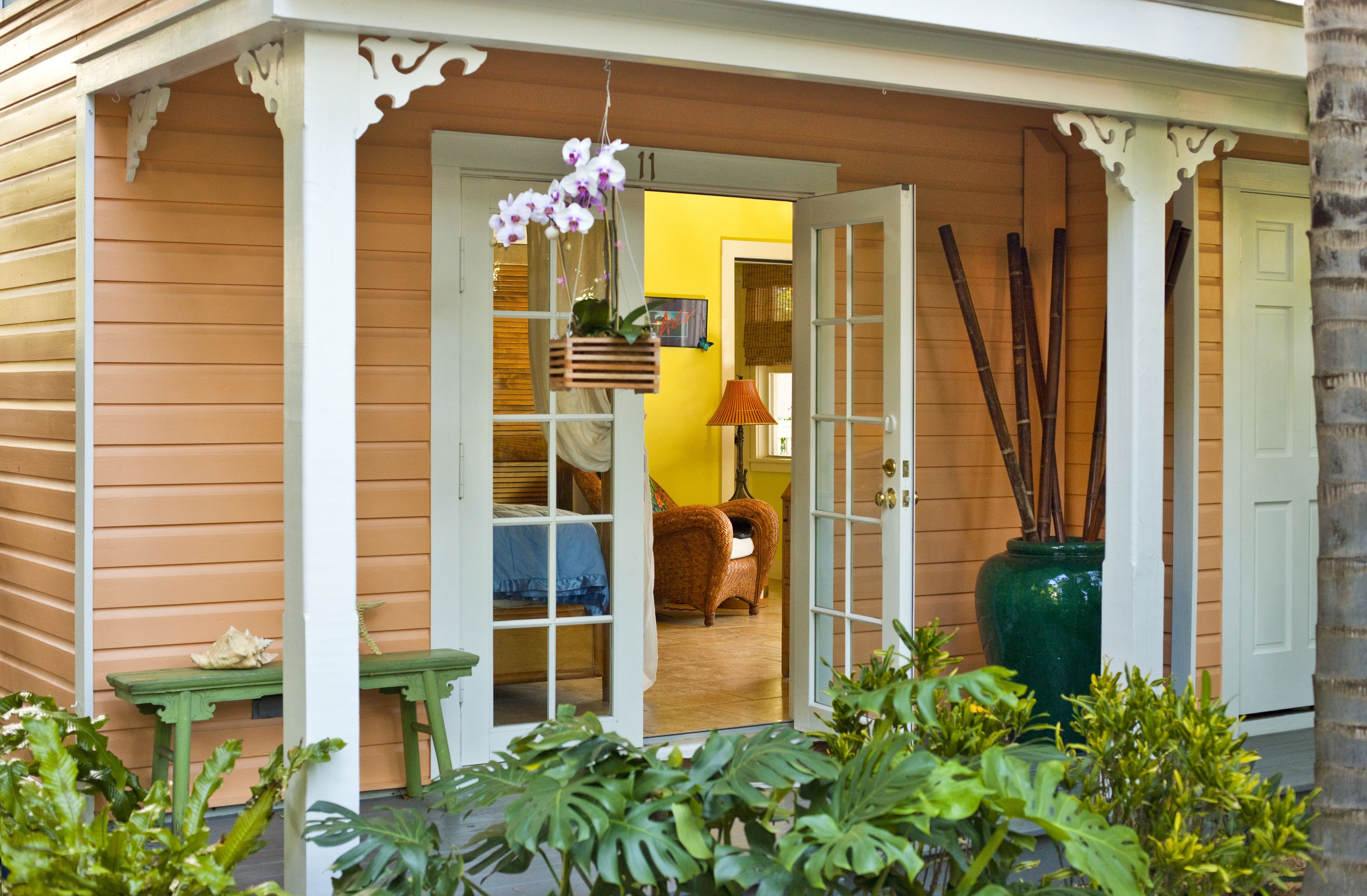 Tropical Inn
