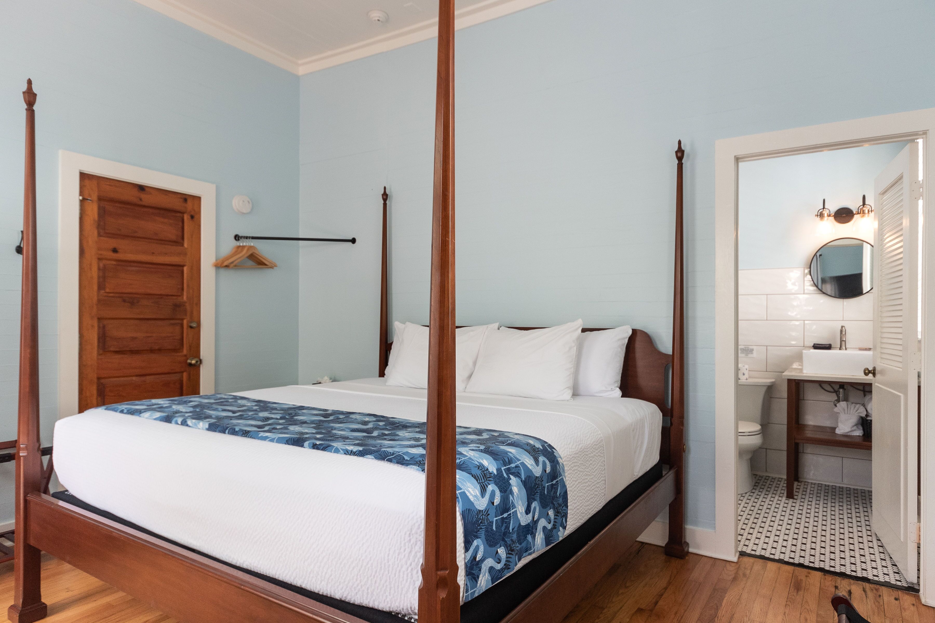 Frances Street Bottle Inn