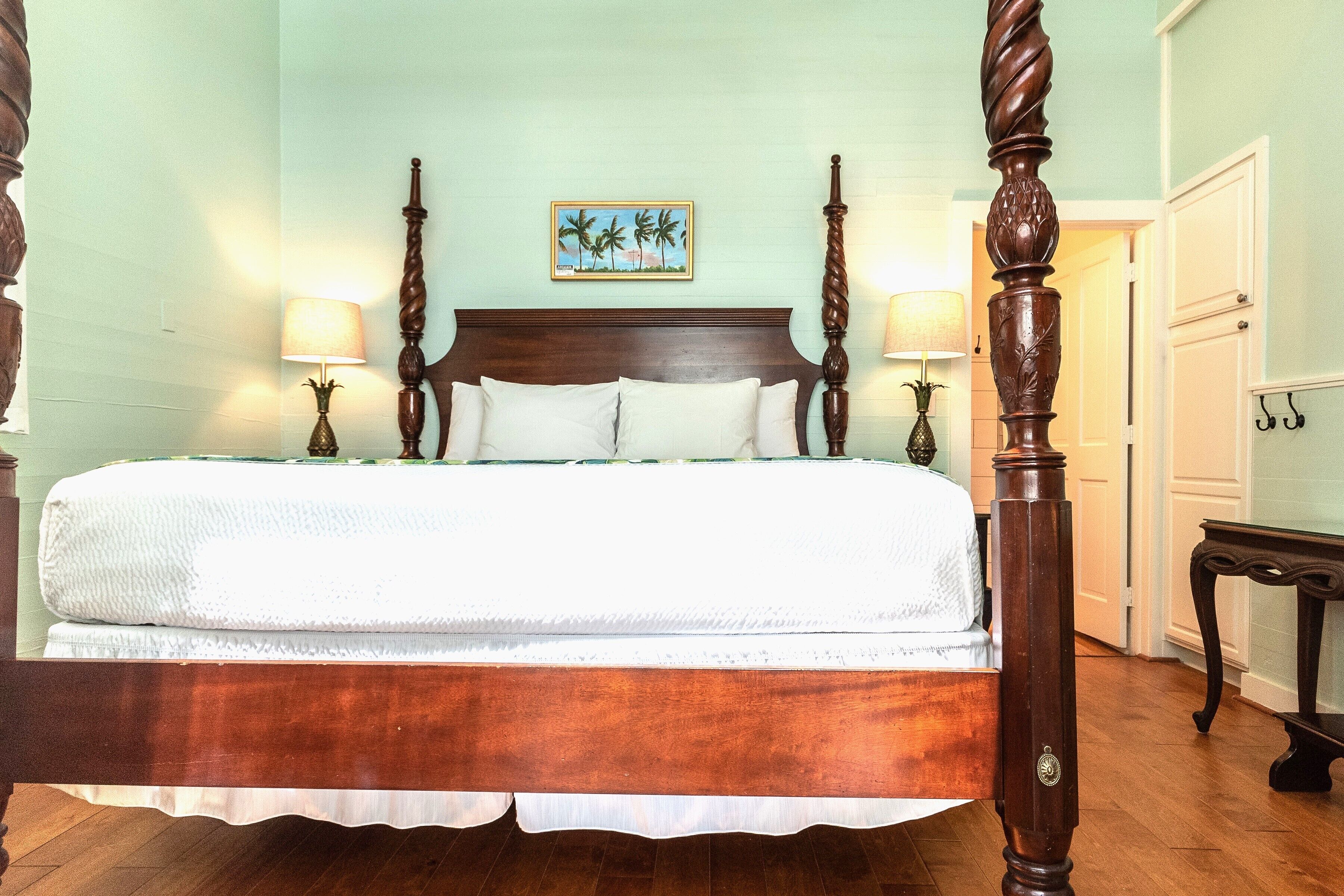 Frances Street Bottle Inn