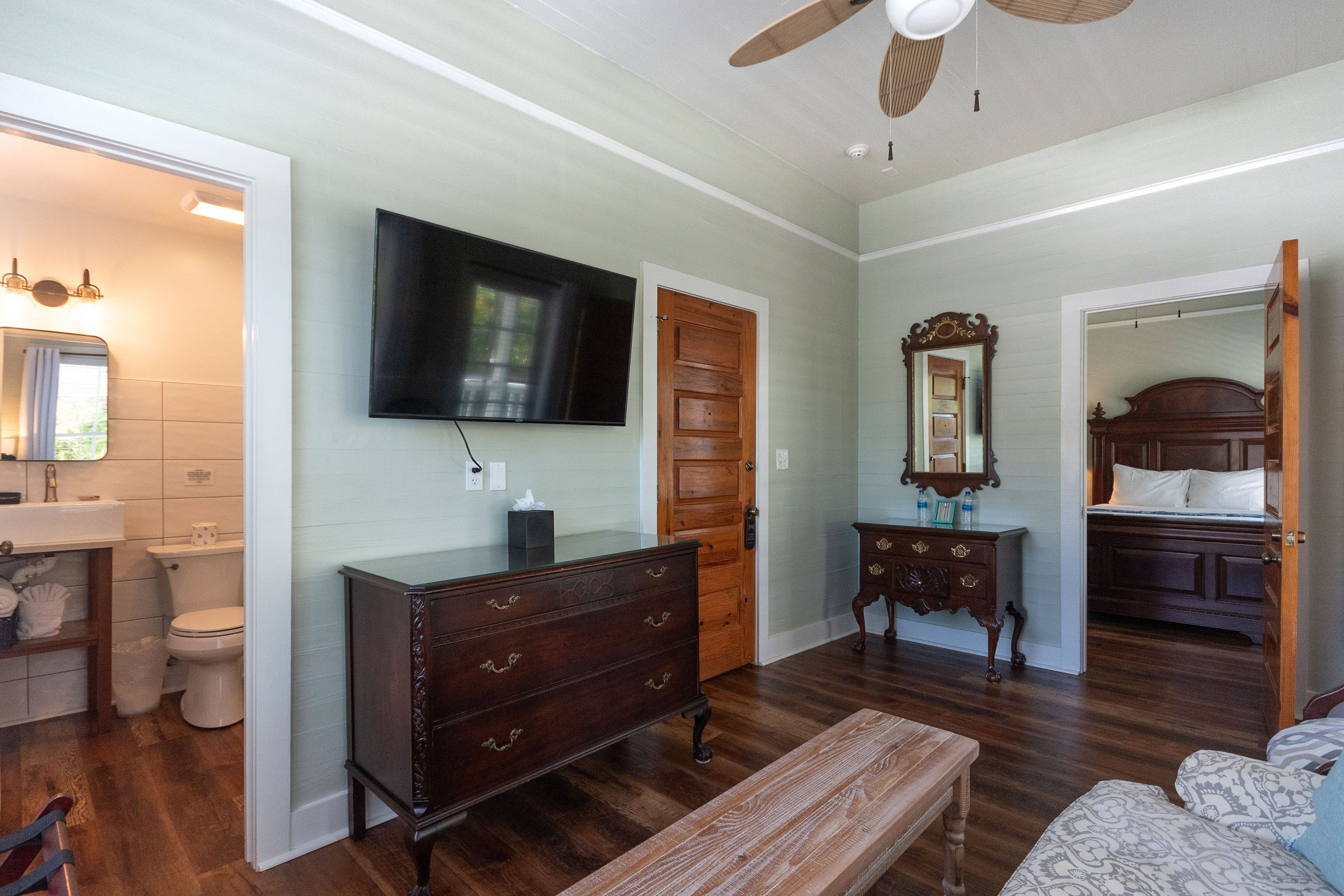 Frances Street Bottle Inn