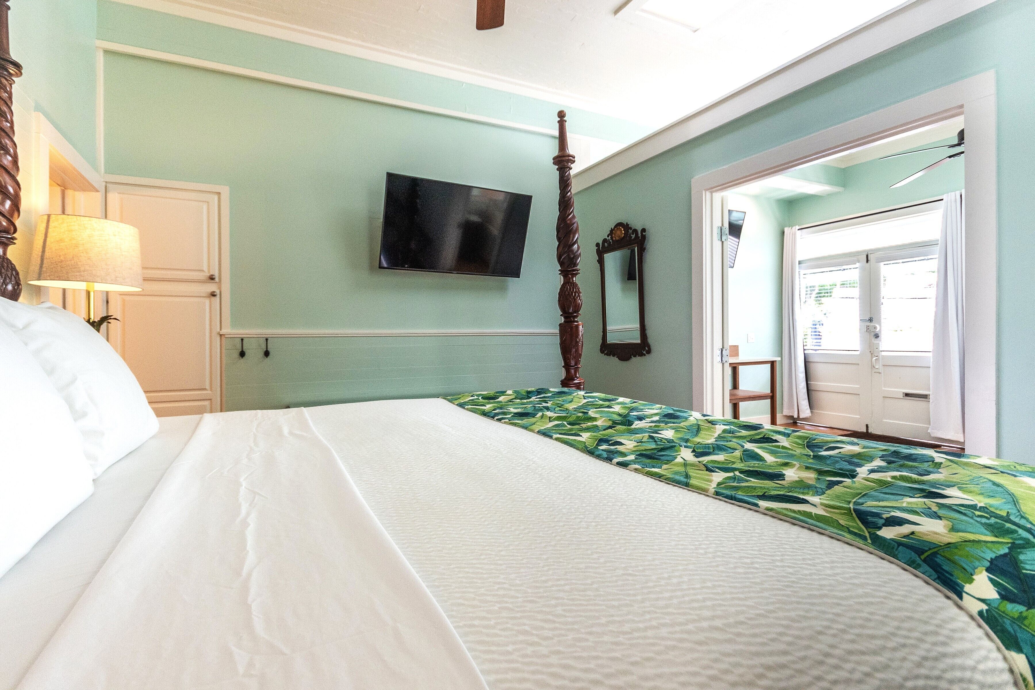 Frances Street Bottle Inn