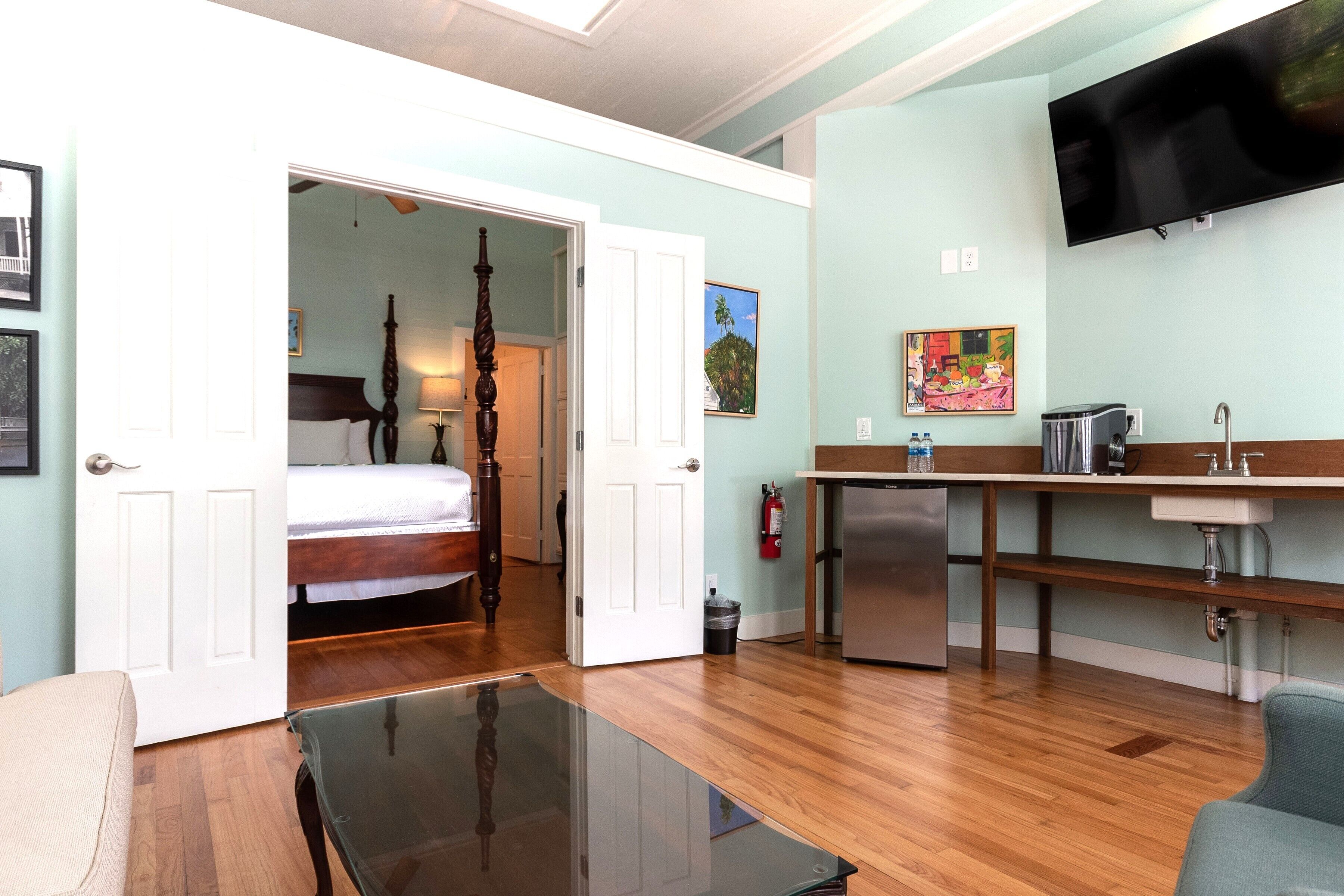 Frances Street Bottle Inn