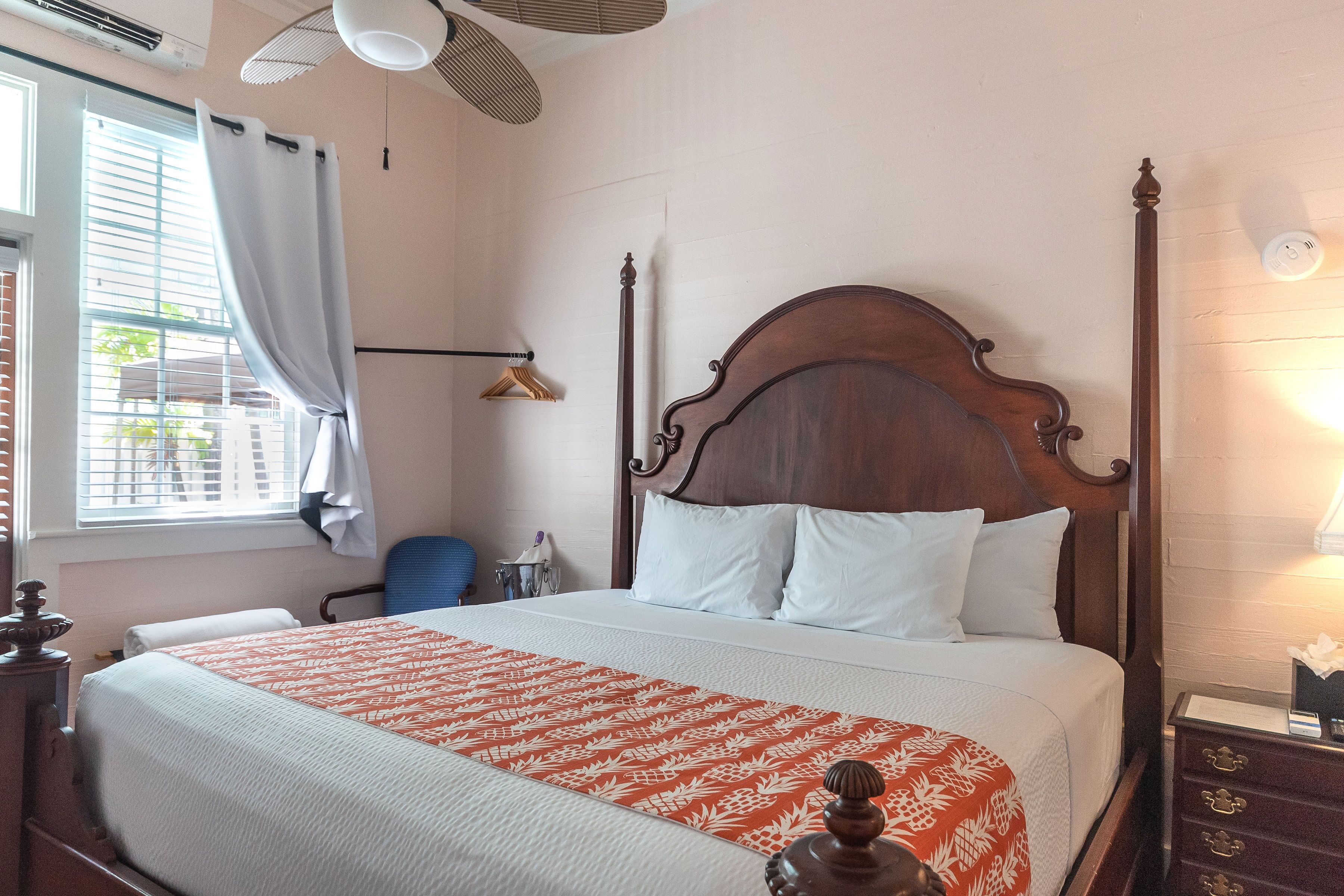 Frances Street Bottle Inn