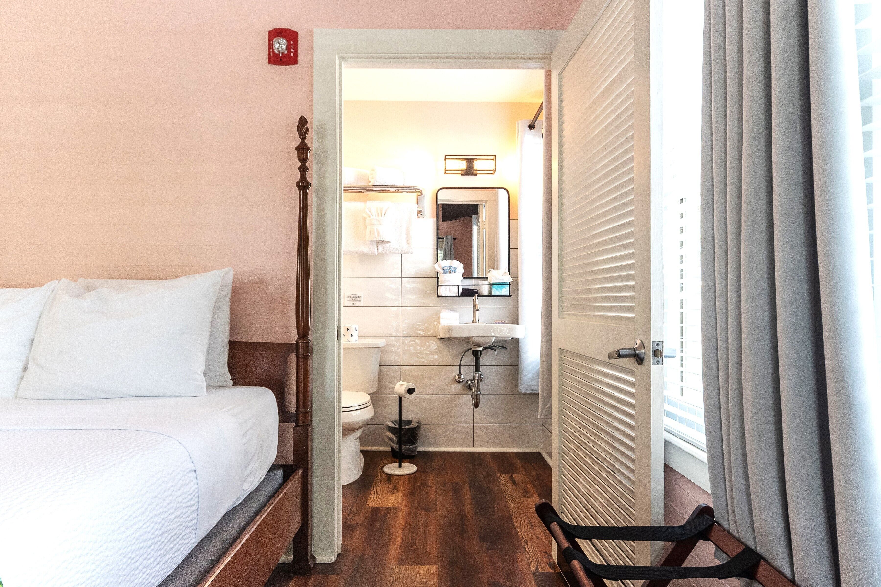 Frances Street Bottle Inn