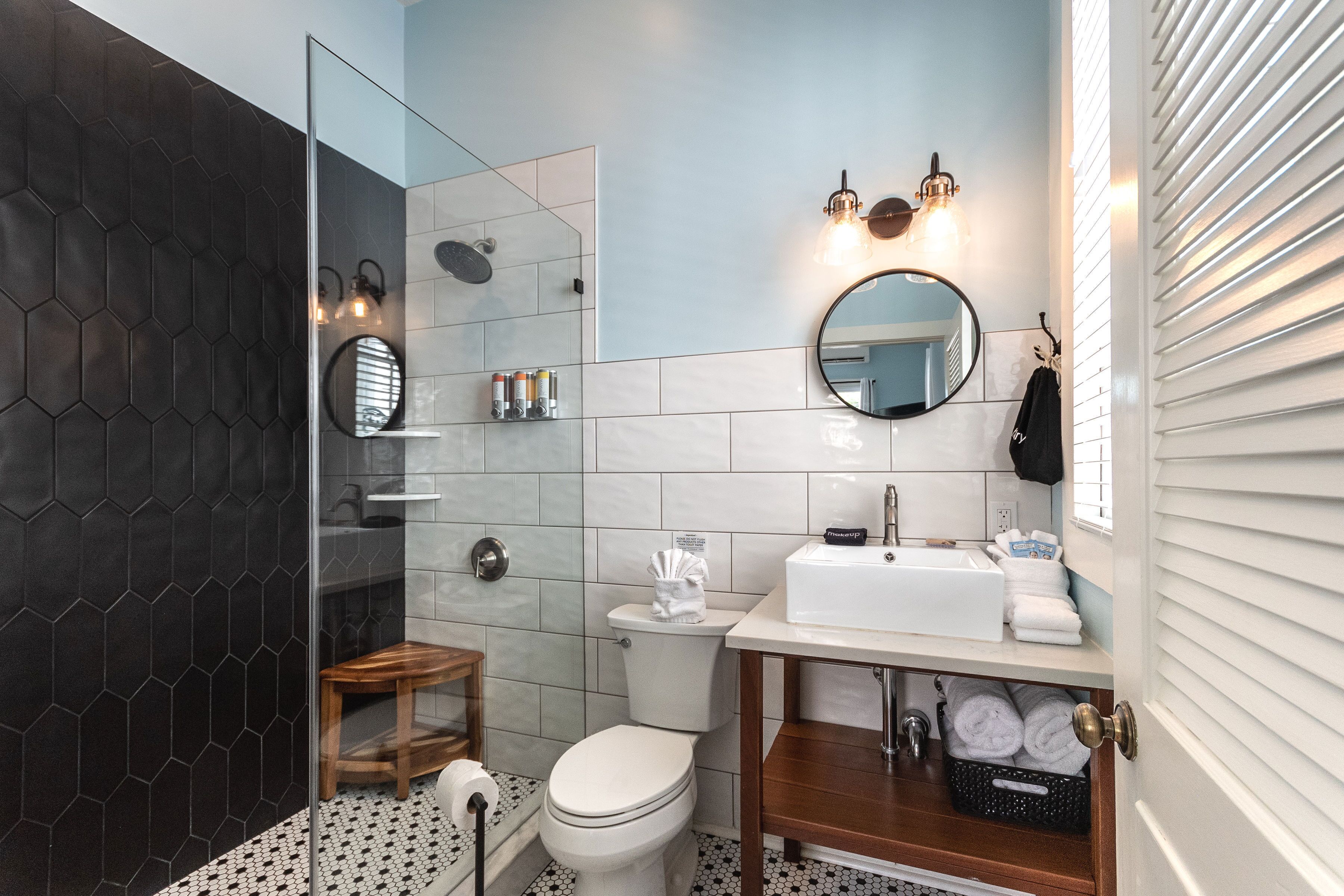 Frances Street Bottle Inn