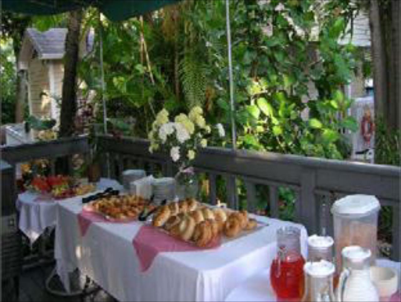 Westwinds Inn