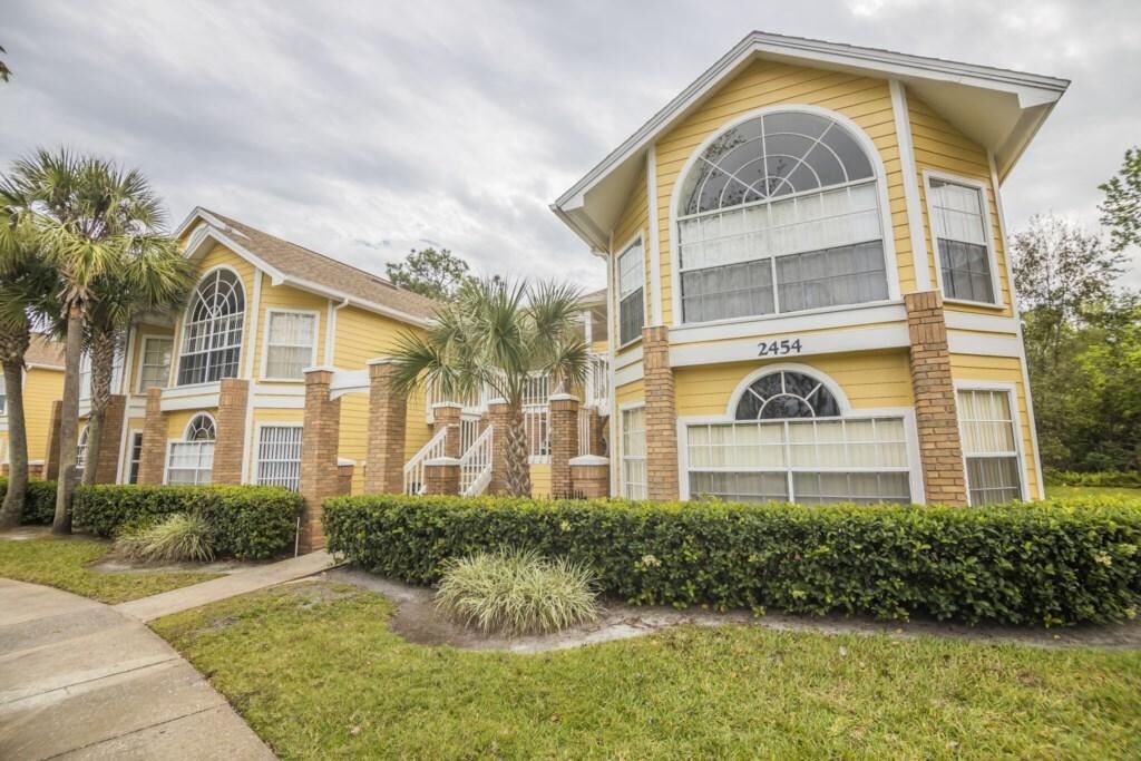 Charles Sweetwater Club Condo