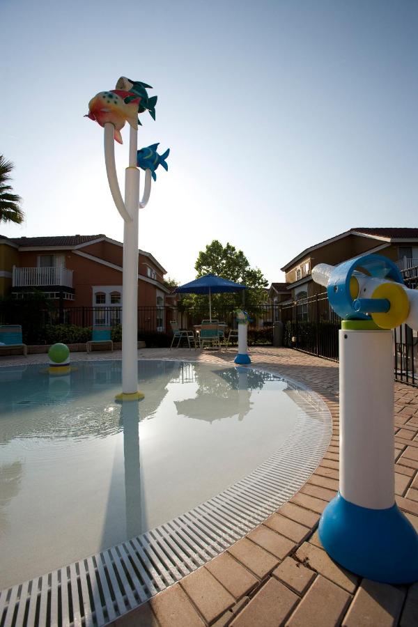 Berkley Lake Townhomes