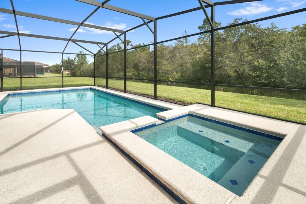 Marcus 6 Bedroom Villa by Redawning