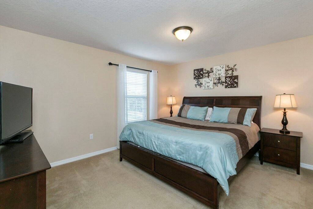 Marcus 6 Bedroom Villa by Redawning