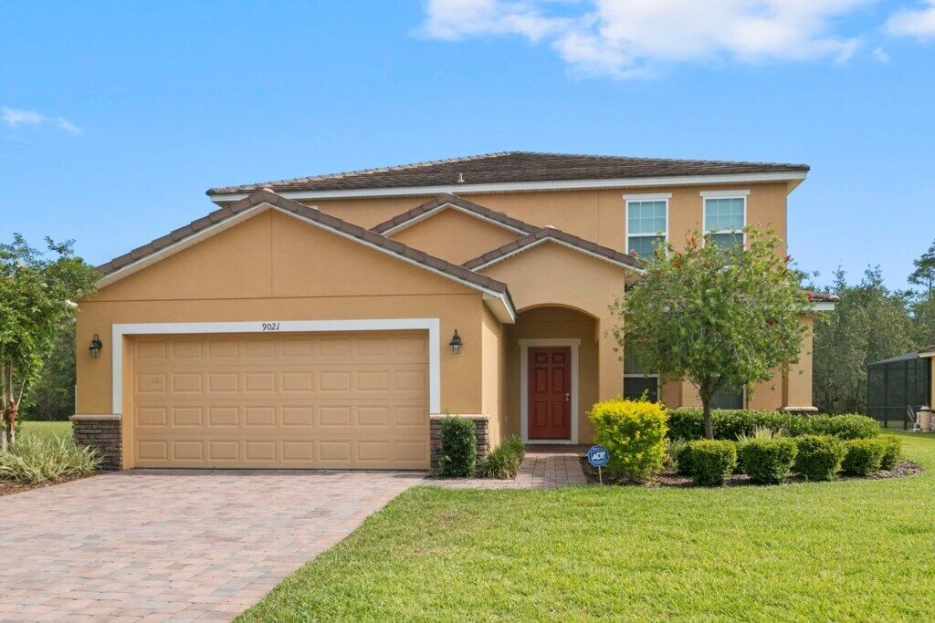 Marcus 6 Bedroom Villa by Redawning