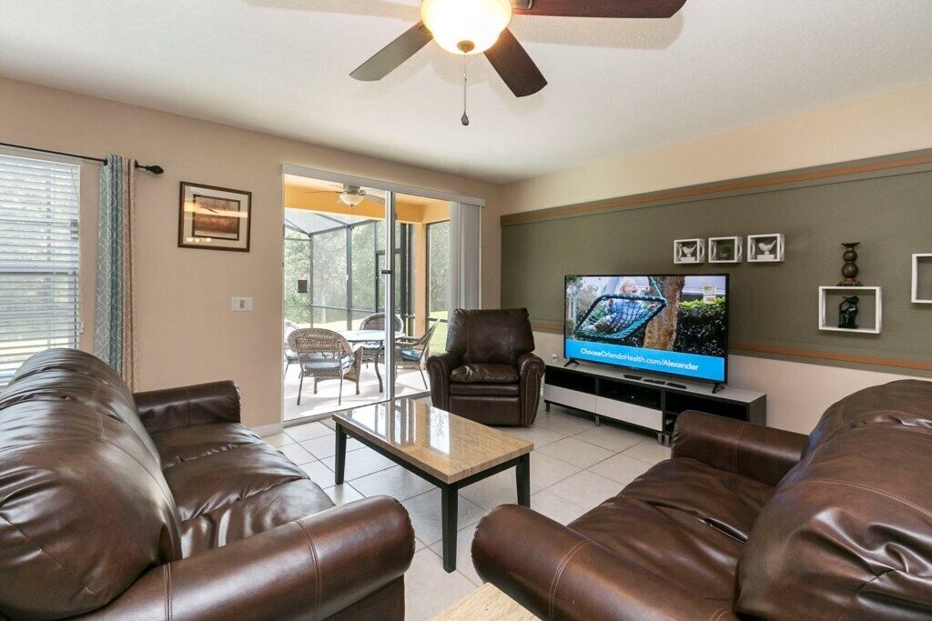 Marcus 6 Bedroom Villa by Redawning