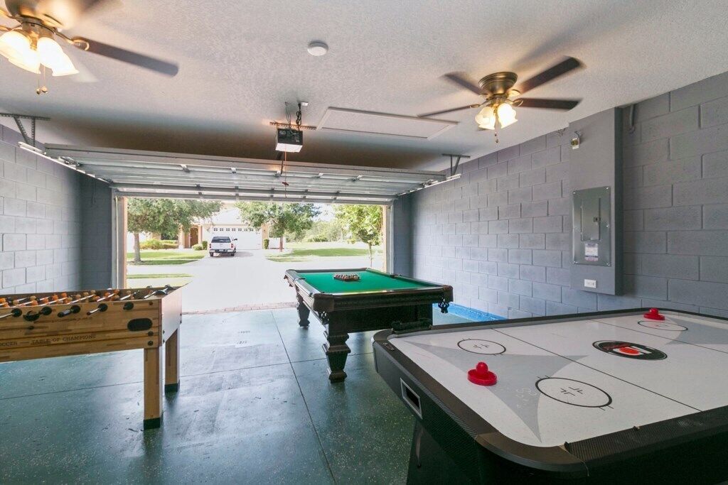 Marcus 6 Bedroom Villa by Redawning