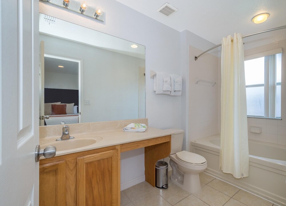 Regal Oaks by Orlando Short Term Rentals