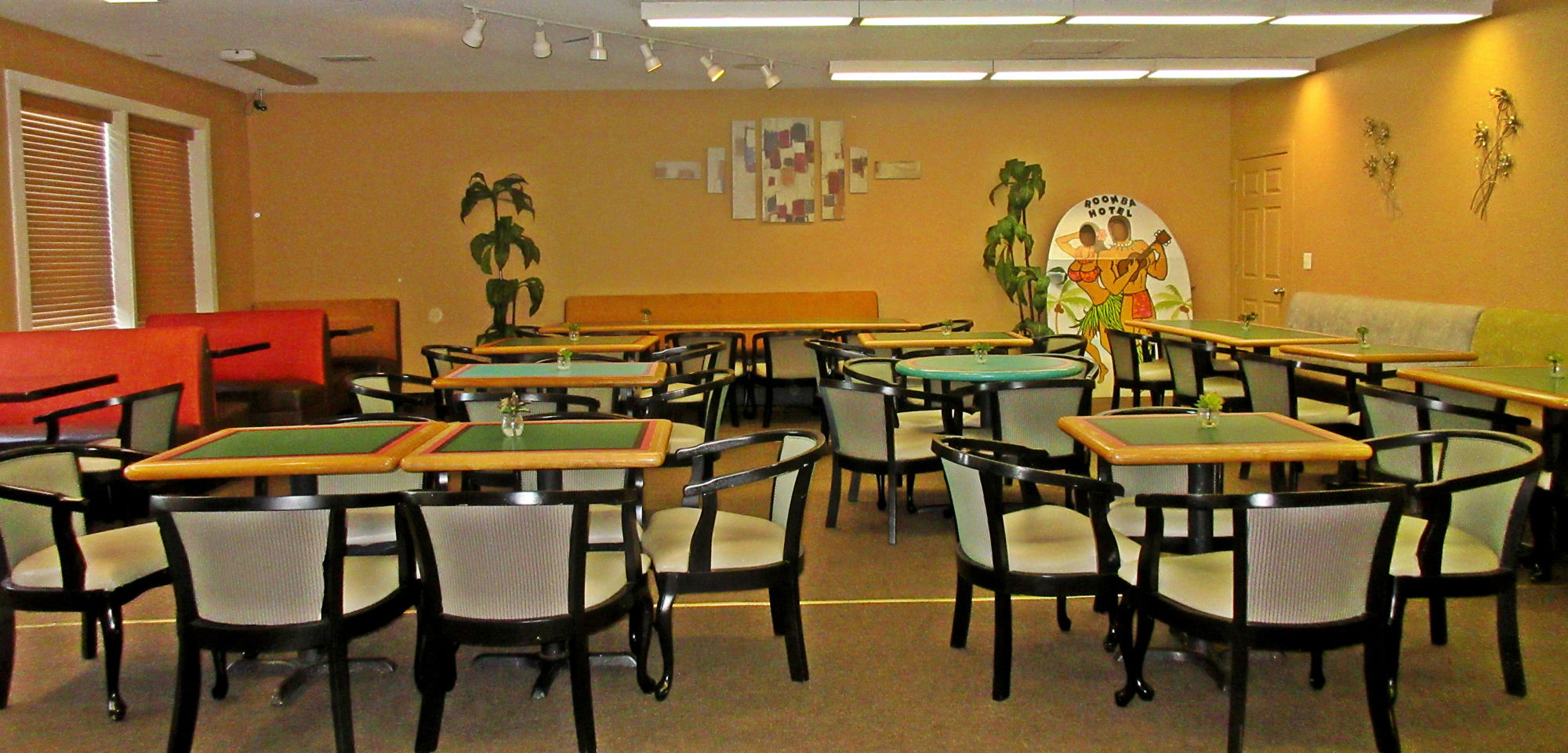 Roomba Inn & Suites Orlando