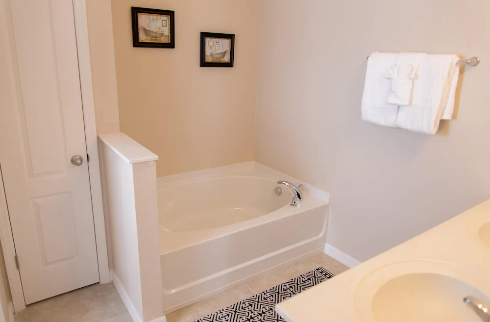 Trafalgar Retreat by Orlando Short Term