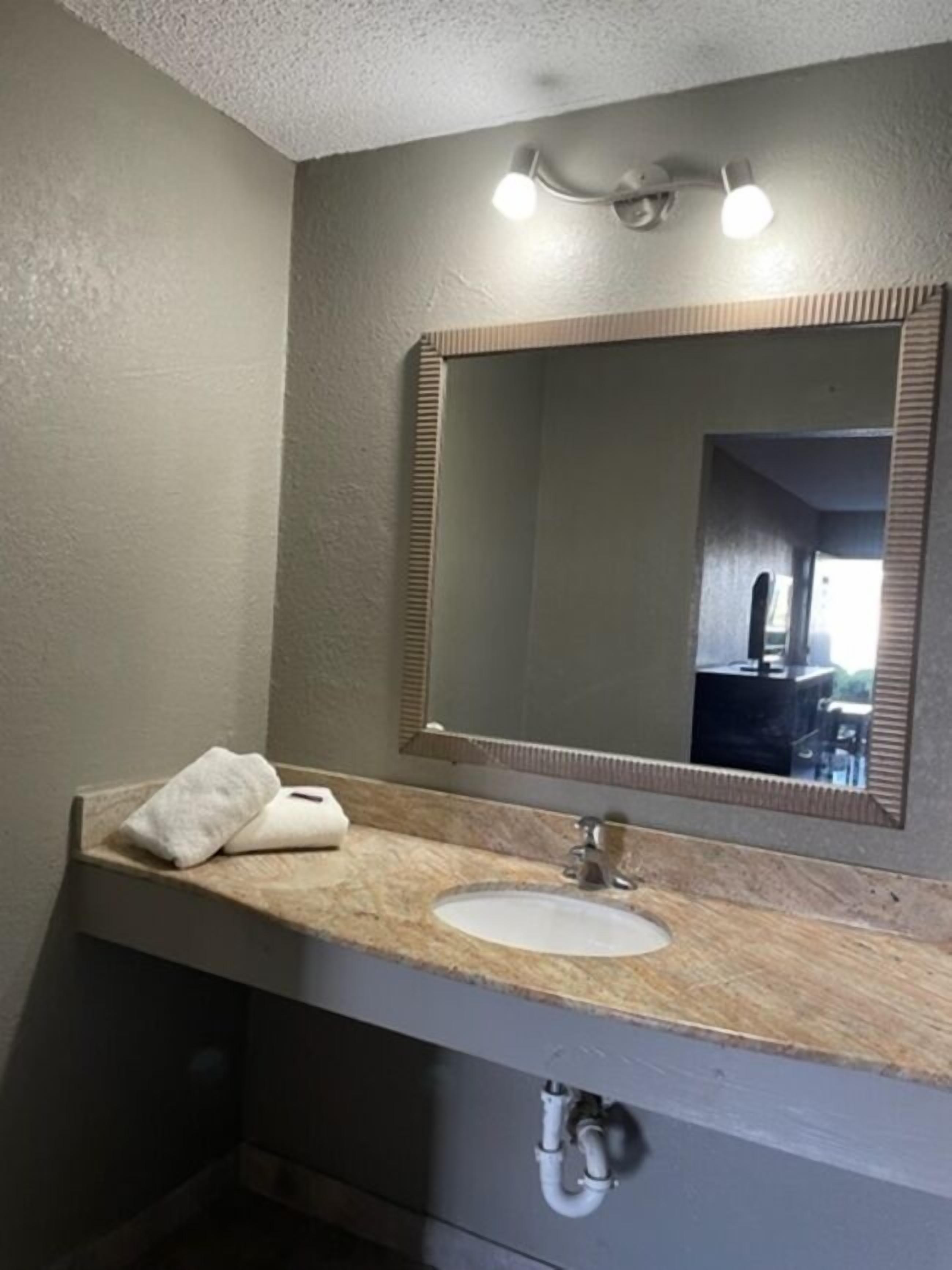 Guest Inn Lake City