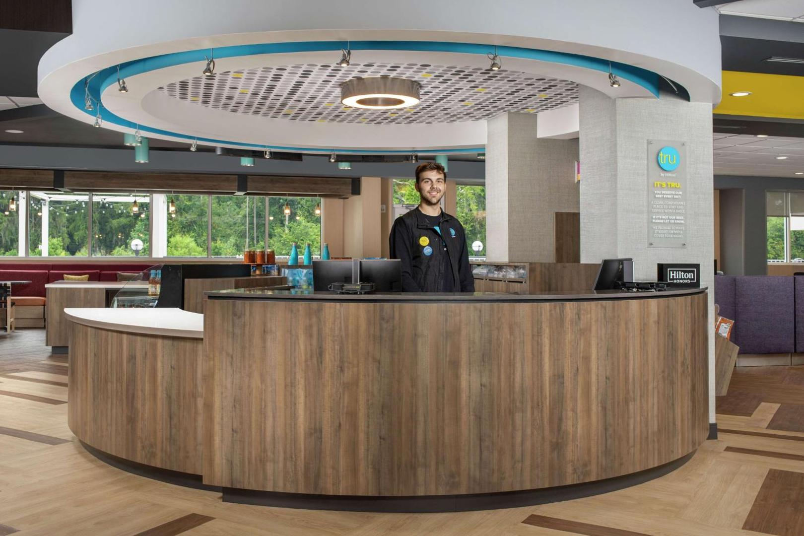 Tru by Hilton Lake City