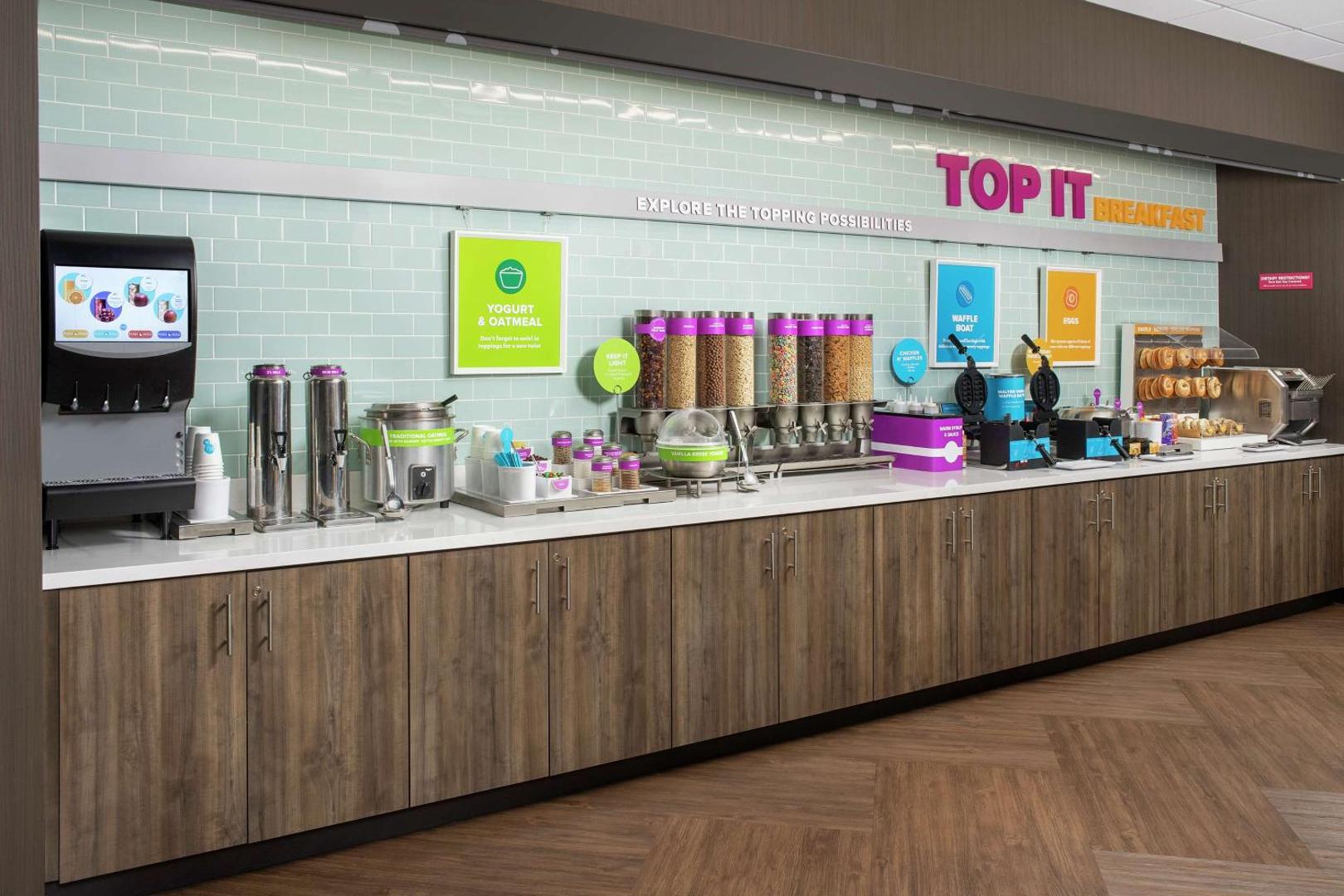 Tru by Hilton Lake City