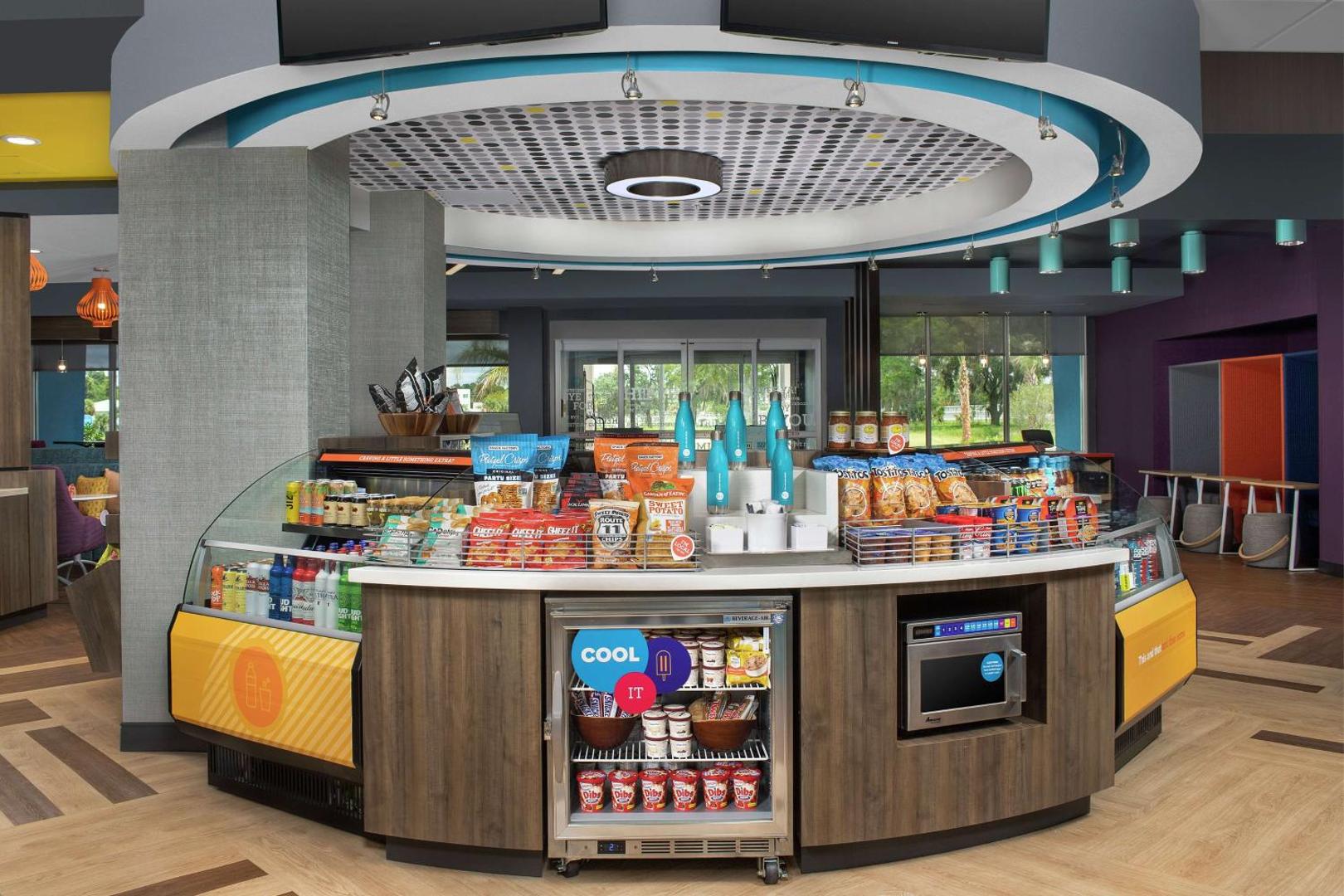 Tru by Hilton Lake City