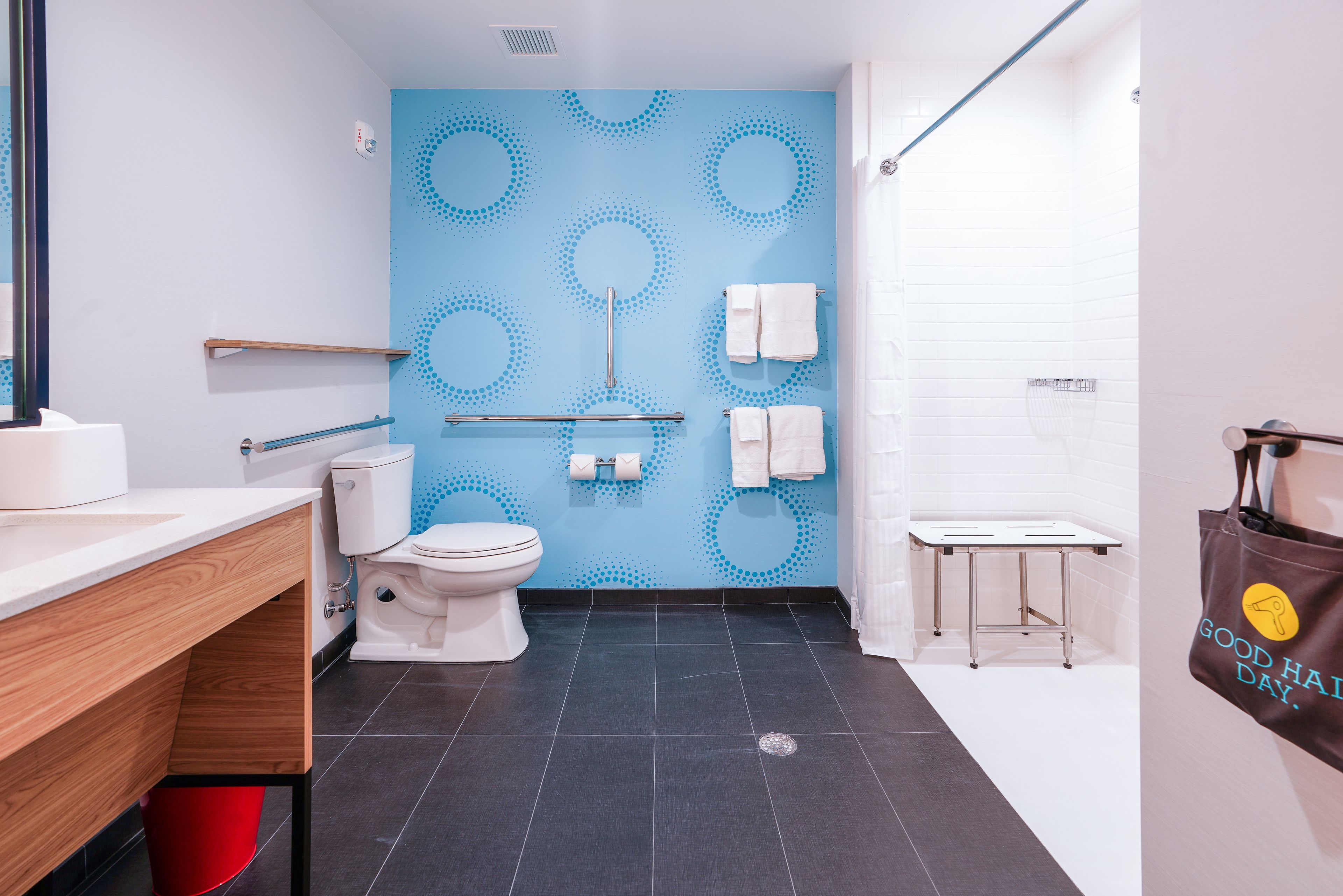 Tru by Hilton Lake City