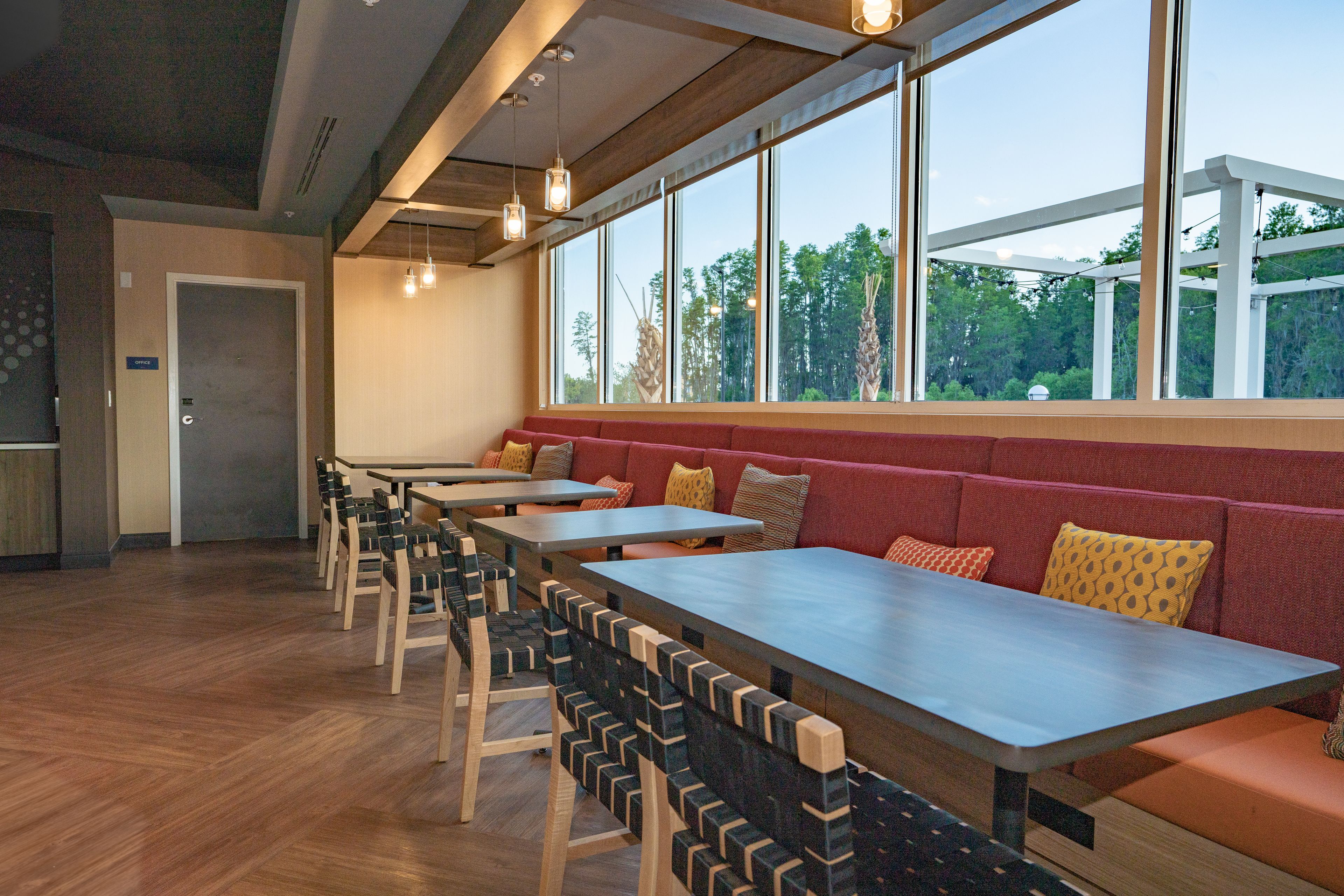 Tru by Hilton Lake City