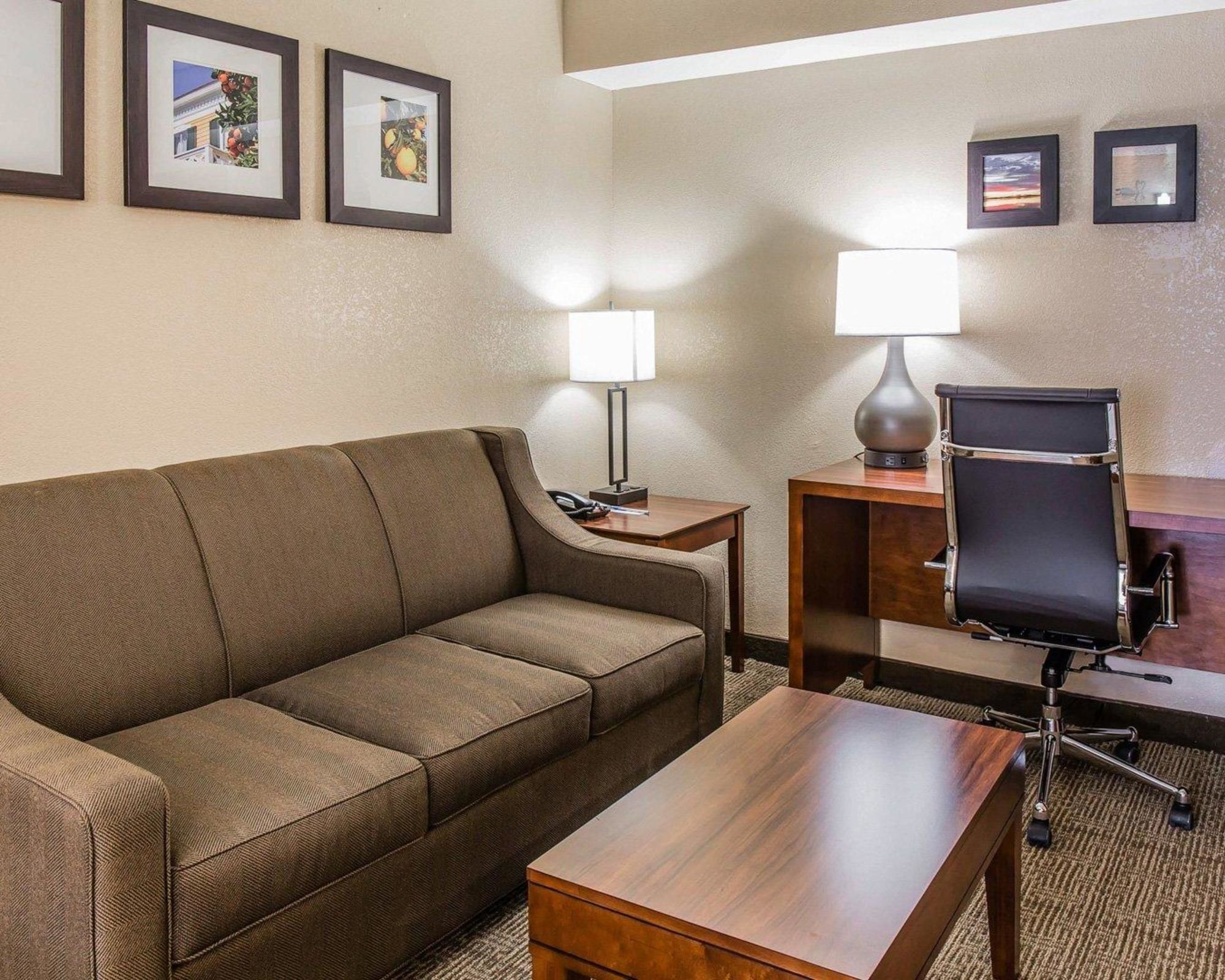 Comfort Inn & Suites Lakeland North I-4